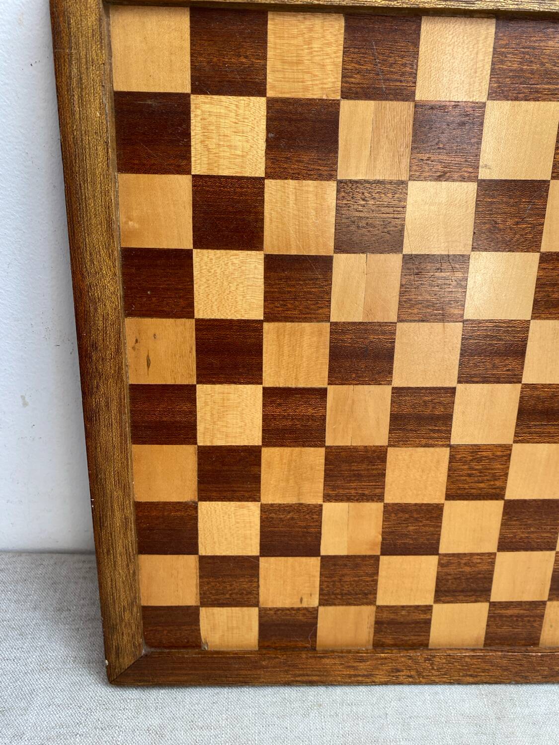 Wooden draughts game