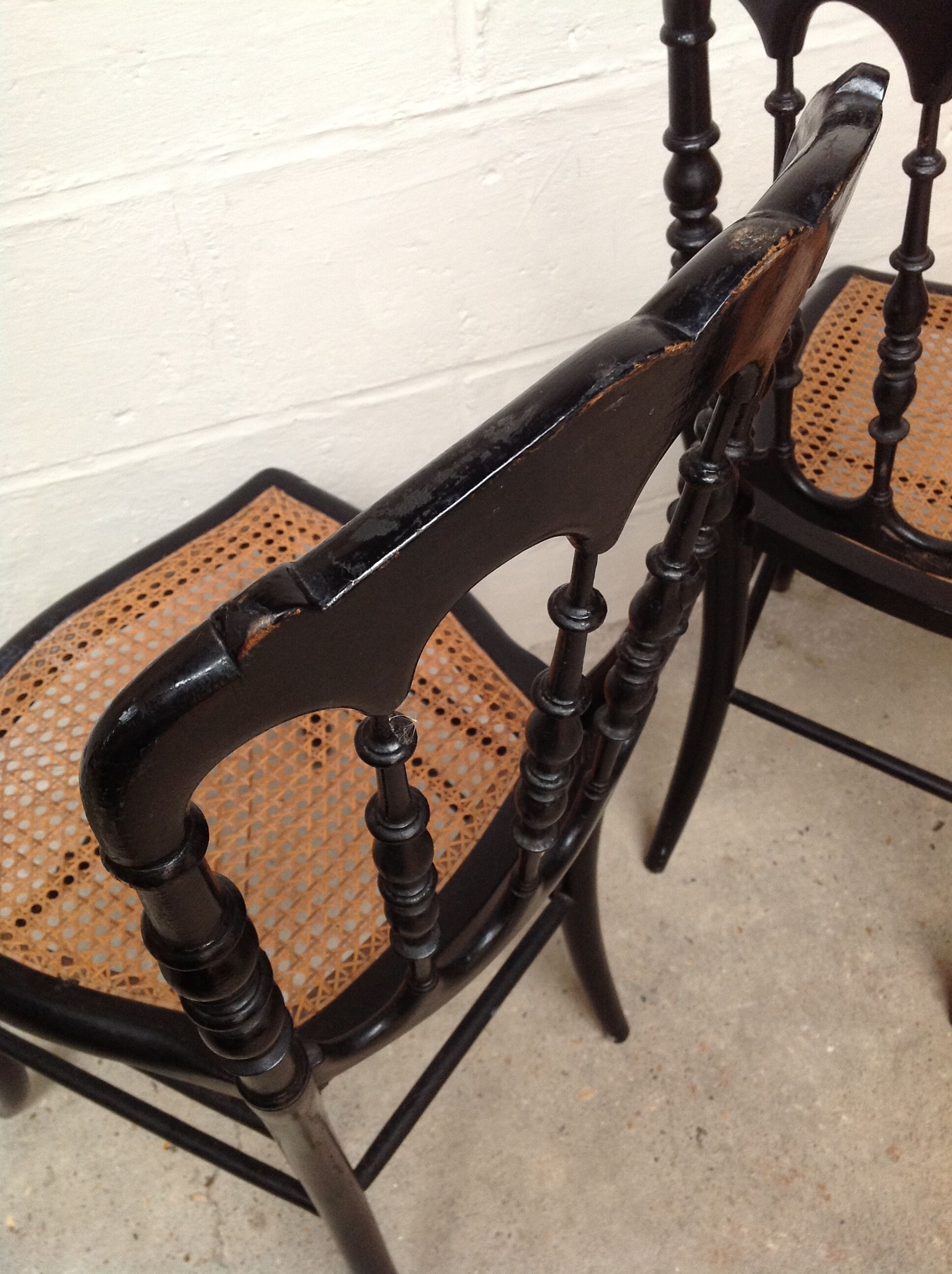 Paires de chaises Napoléon III  assises cannées