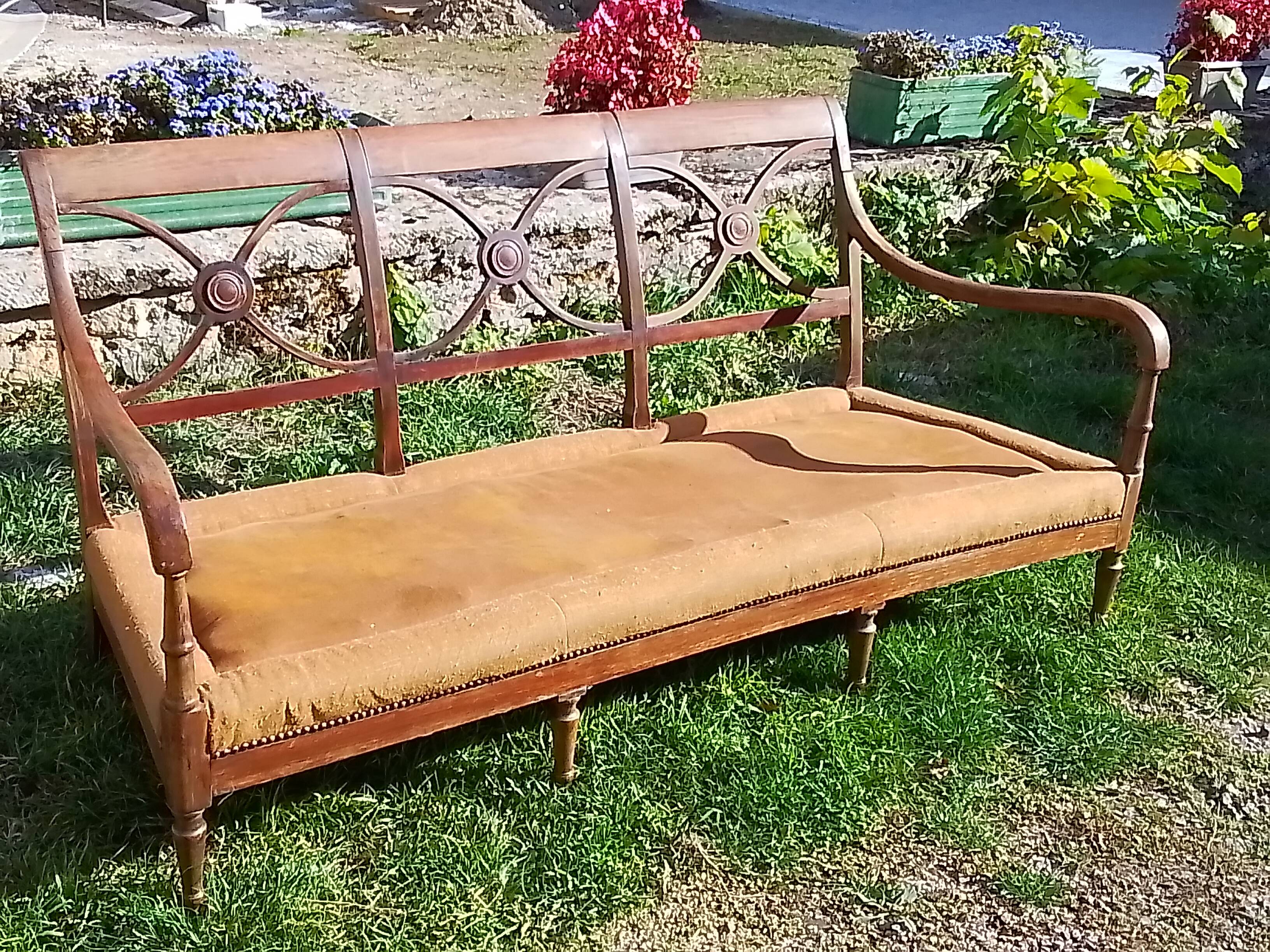 3-seater wooden sofa benches and feather seats
