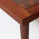 Table basse scandinave en teck et tablette en cuivre