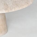 Grande table de salle à manger ronde sculpturale en travertin blanc crème, Italie, 1970