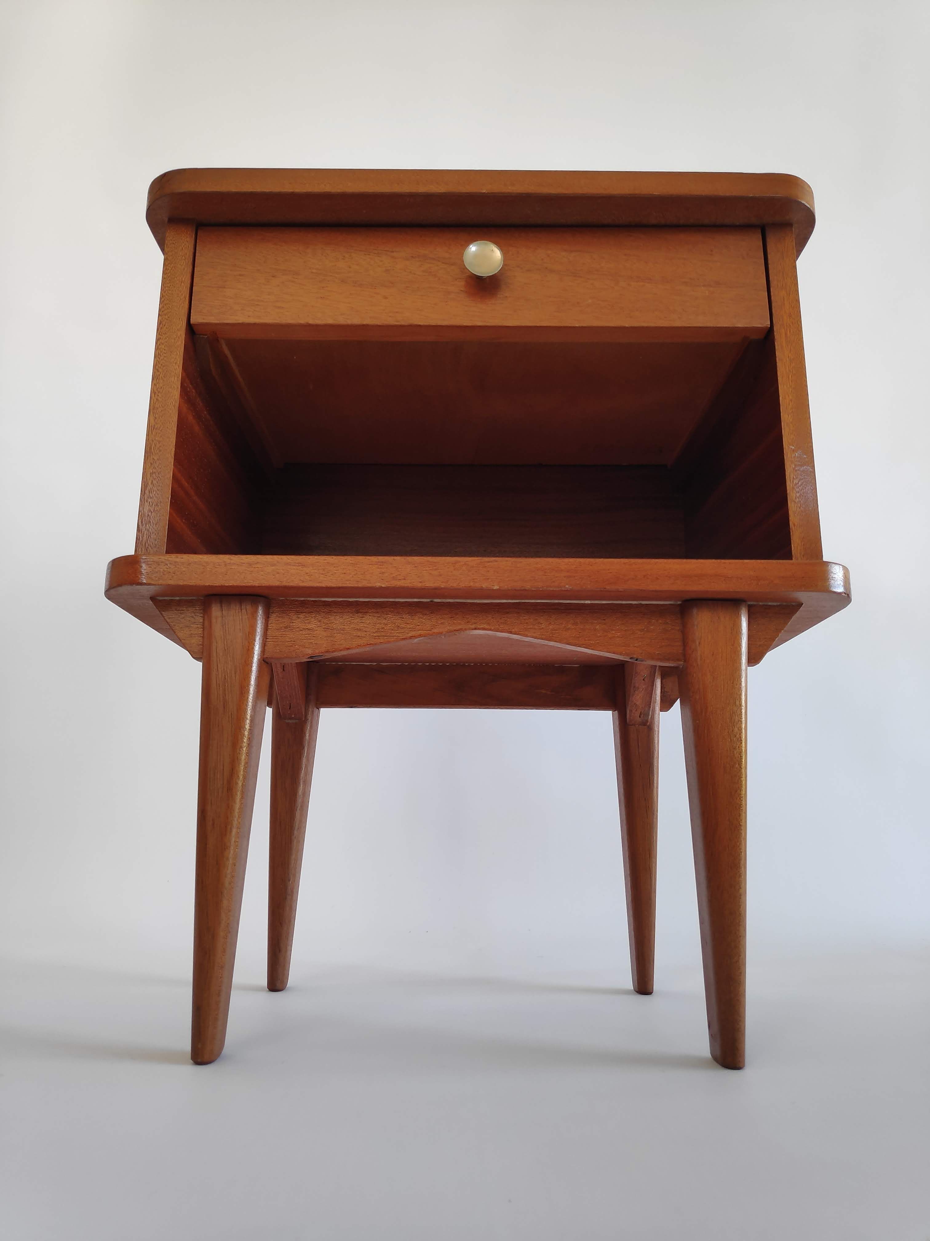 Table de nuit chevet à pieds compas des années 60