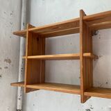 Wall mount pin "regain"