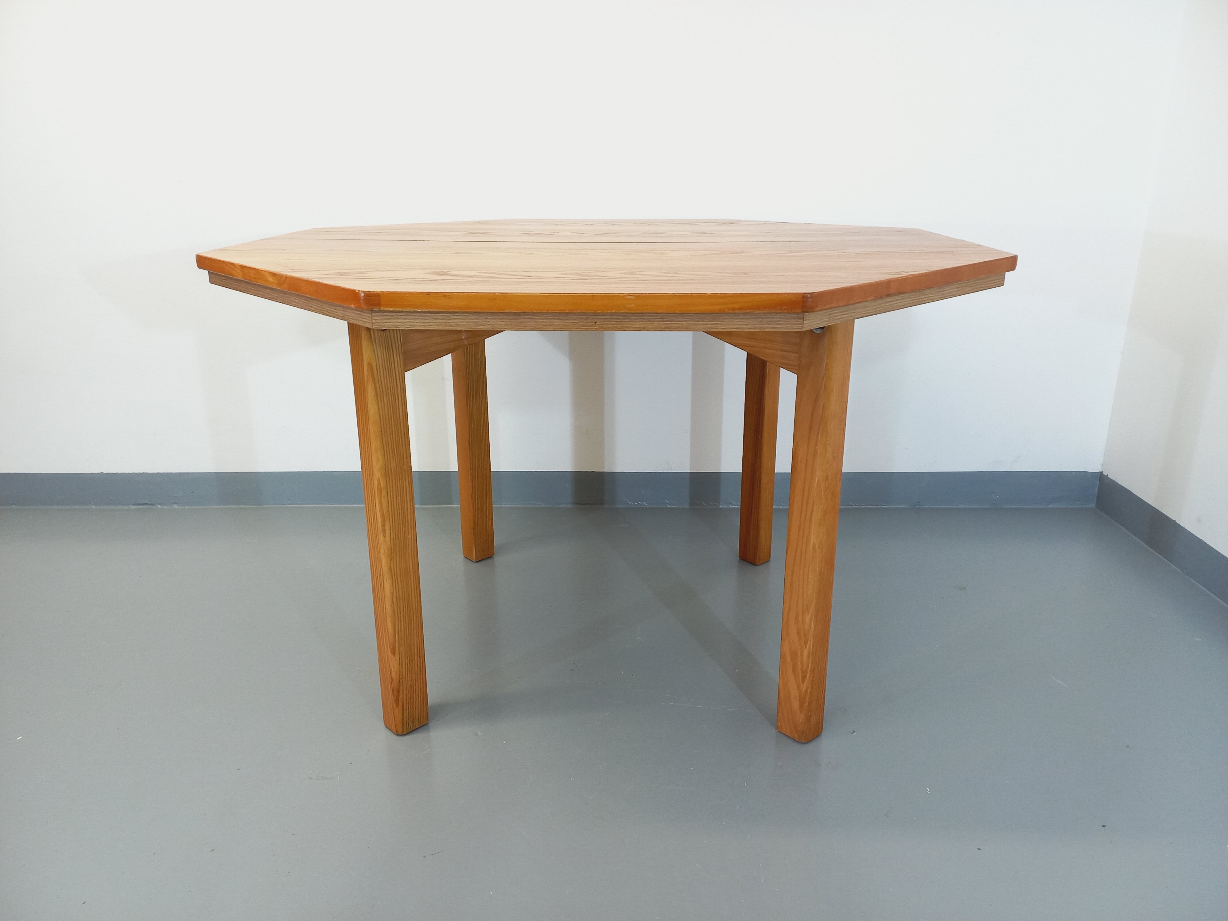 Table octogonale vintage des années 80 en orme avec rallonge