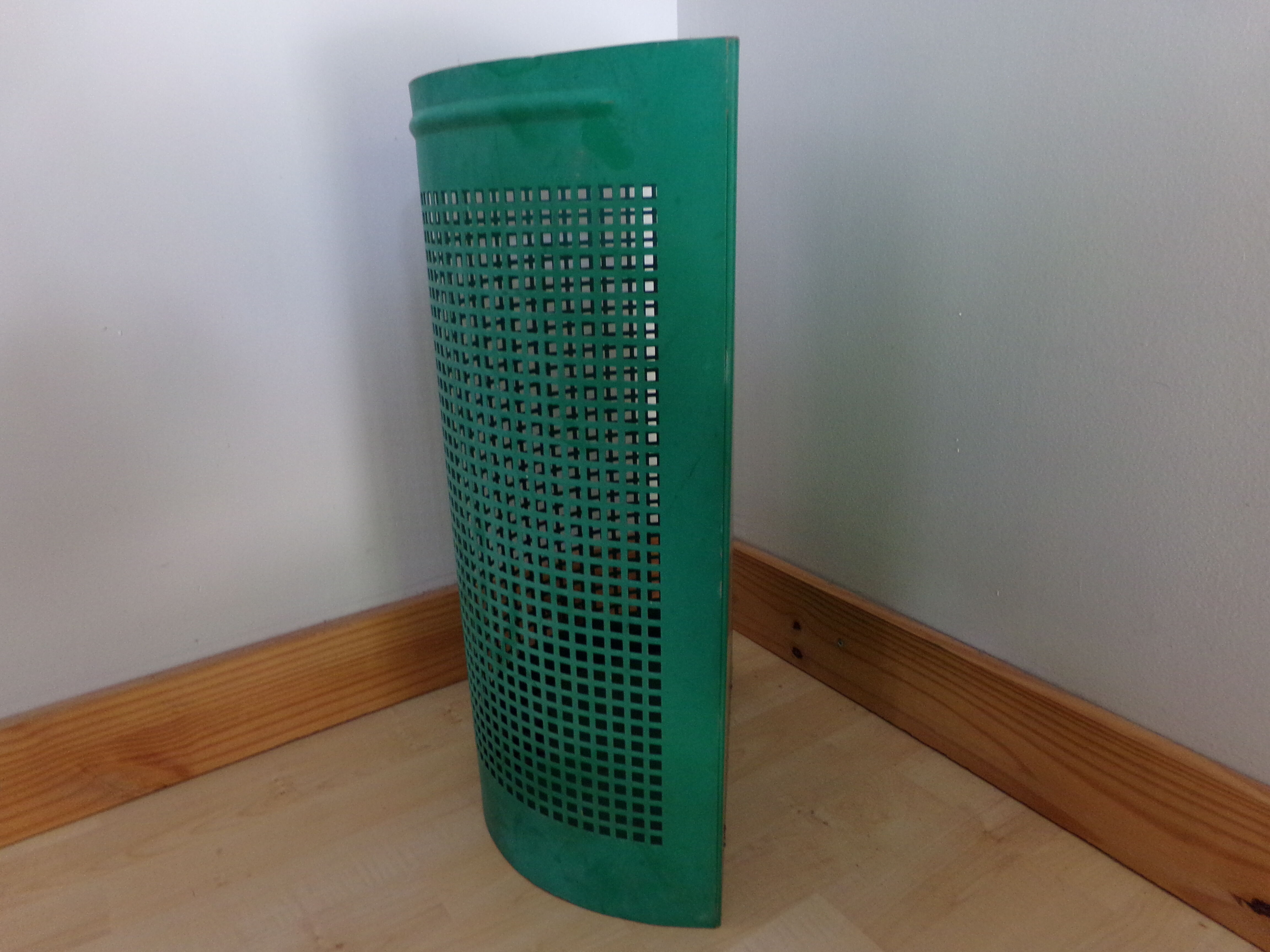 Green public garden trash can