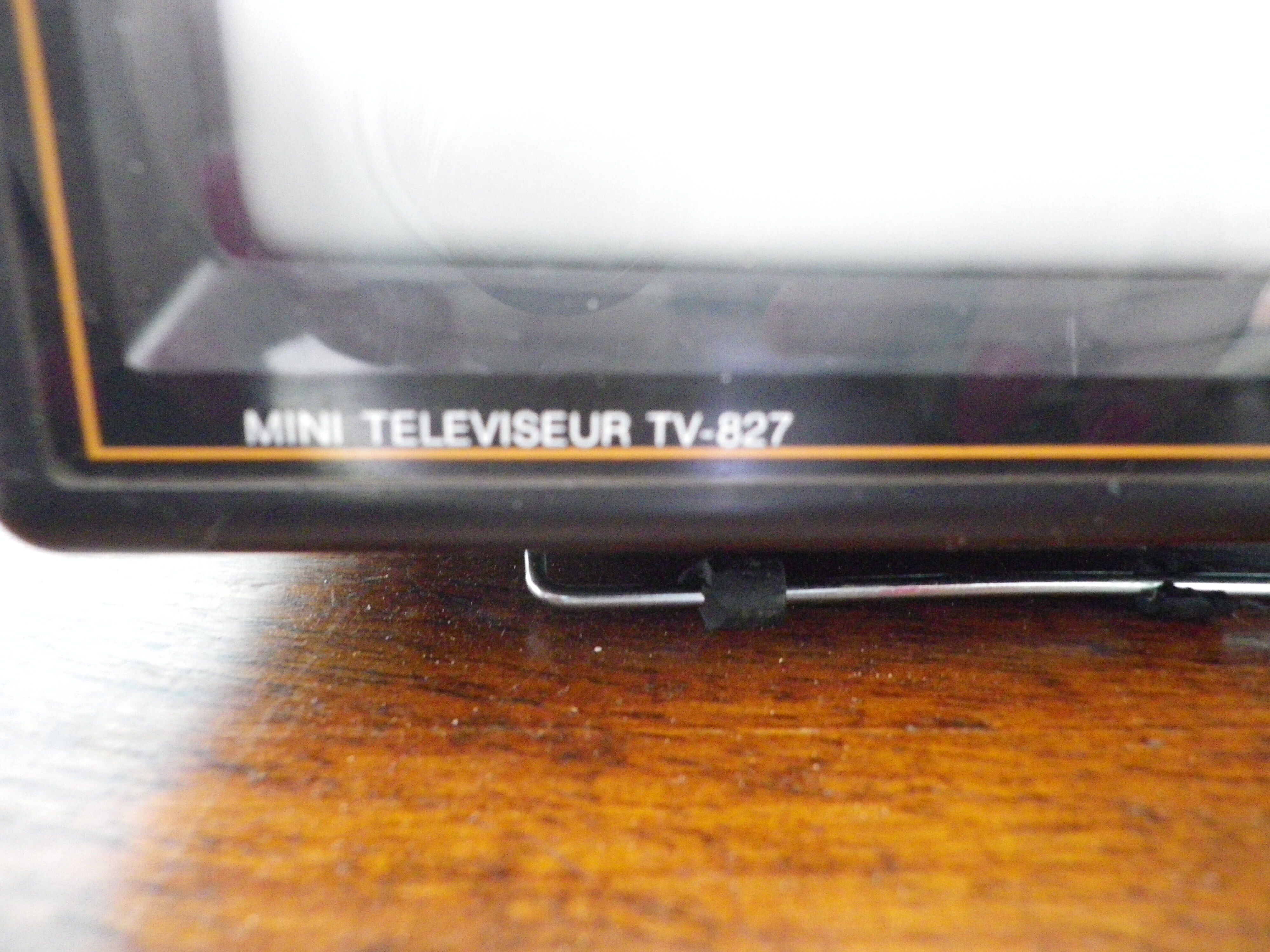 Mini TV TV-827 UNIVOX decoration - 70s/80s