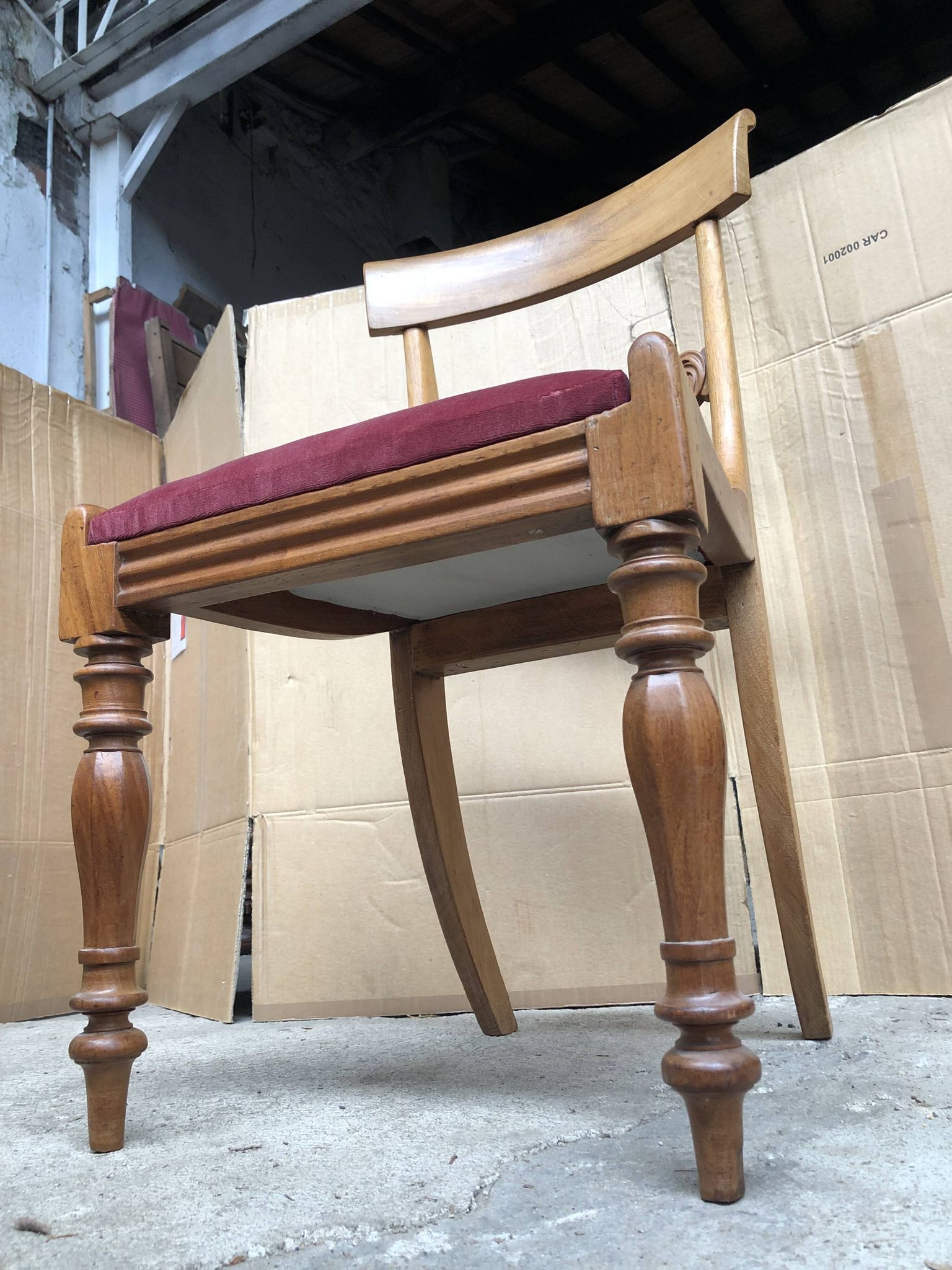 Lot de 6 chaises de style Restauration en merisier