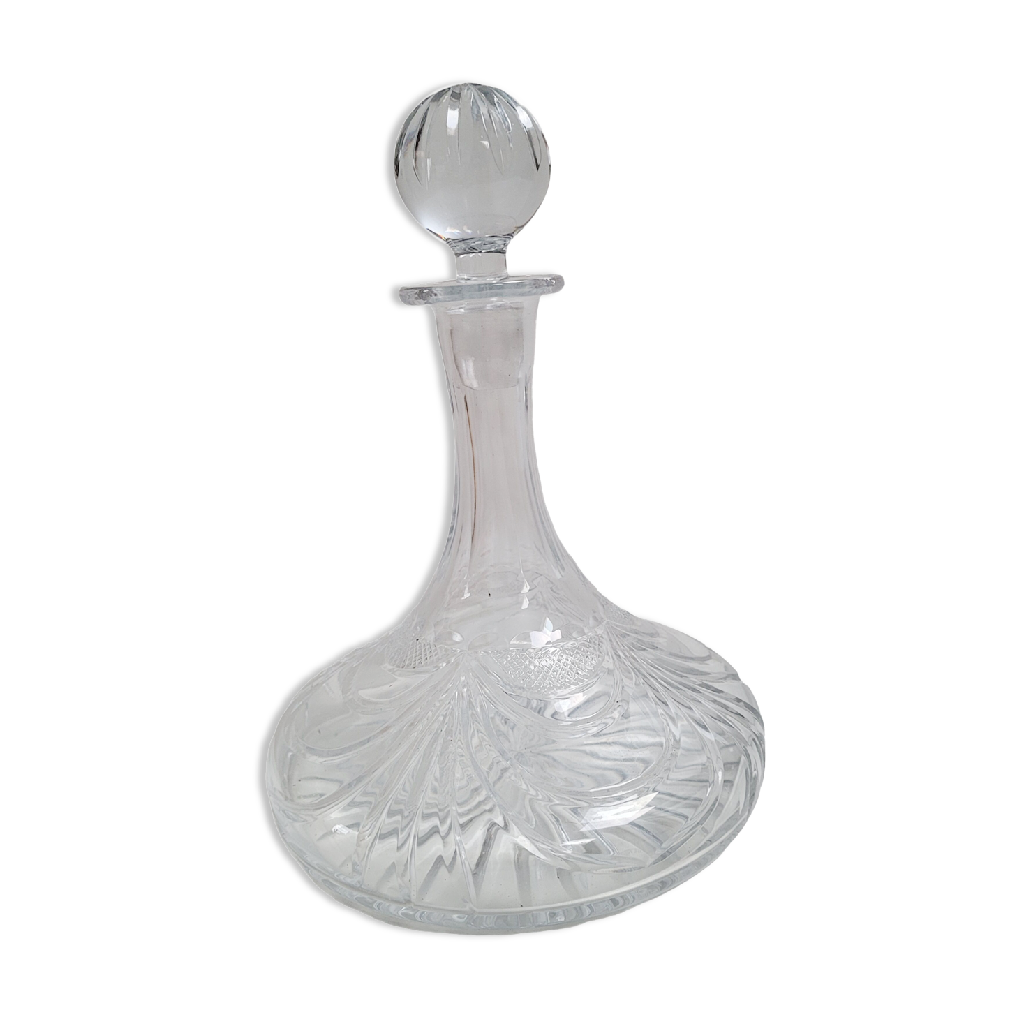 Chiseled crystal decanter