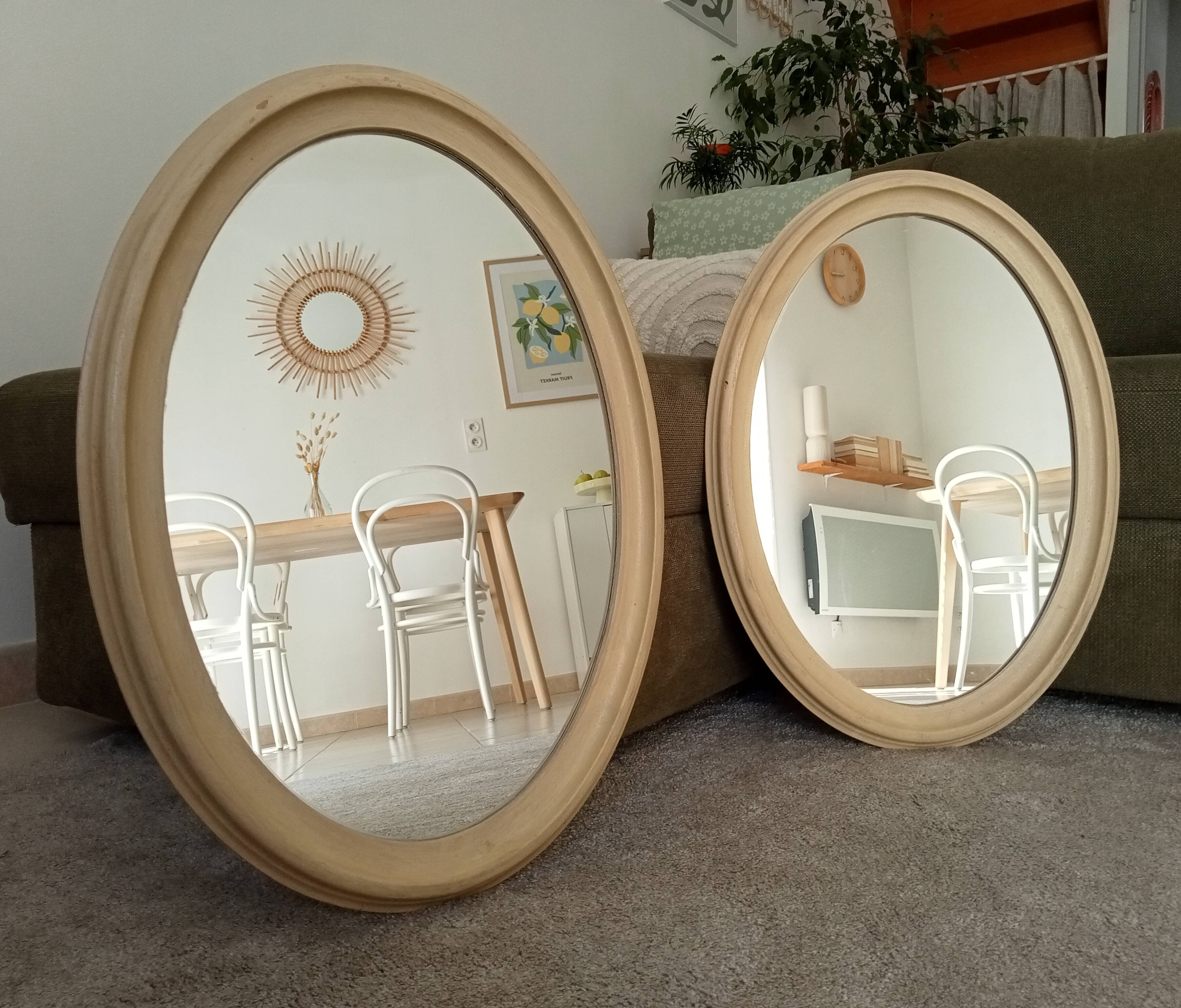 Miroir ovale vintage en bois patiné