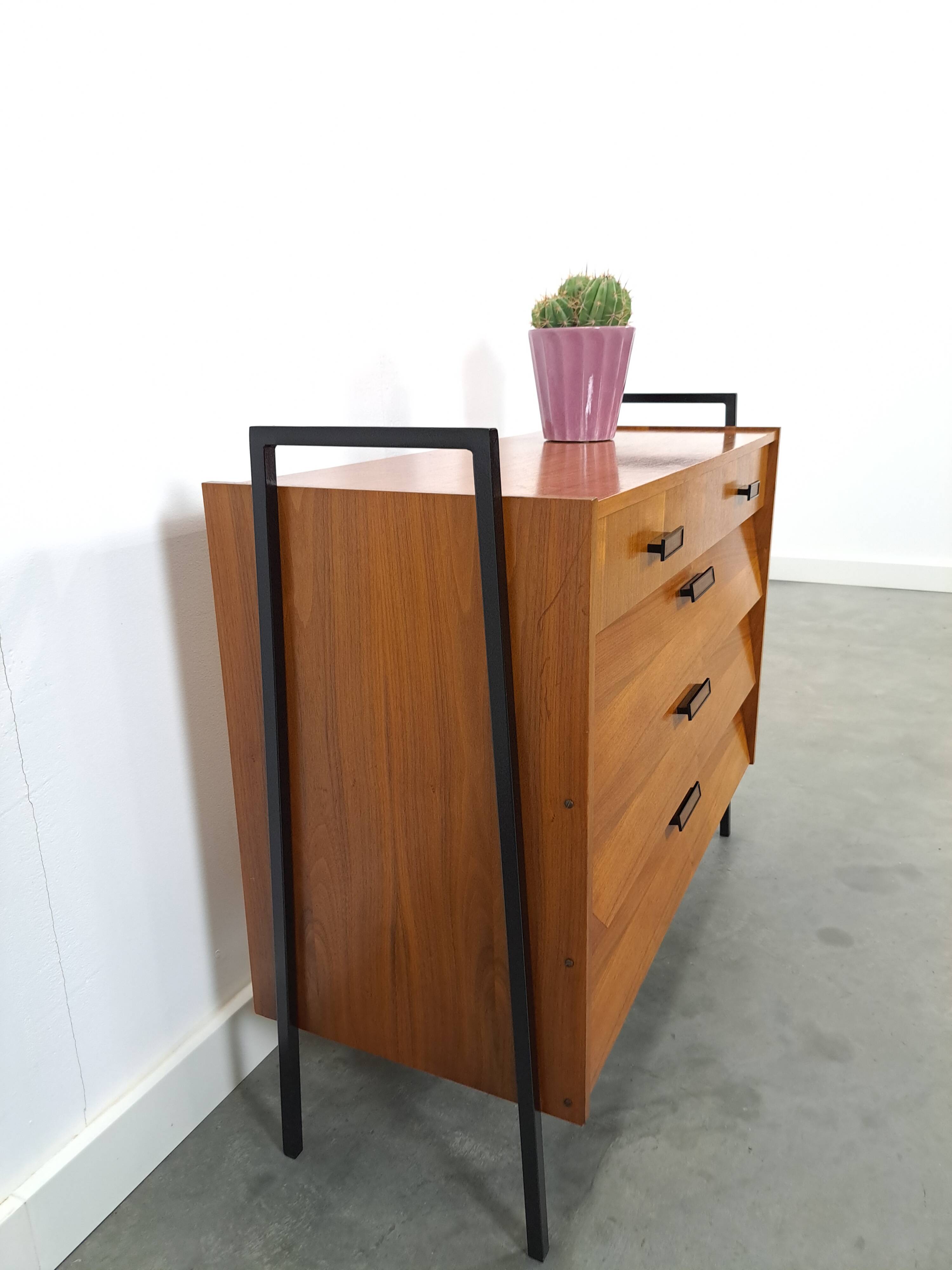 Teak schoenenkast met zwart metalen poten, nr. 2