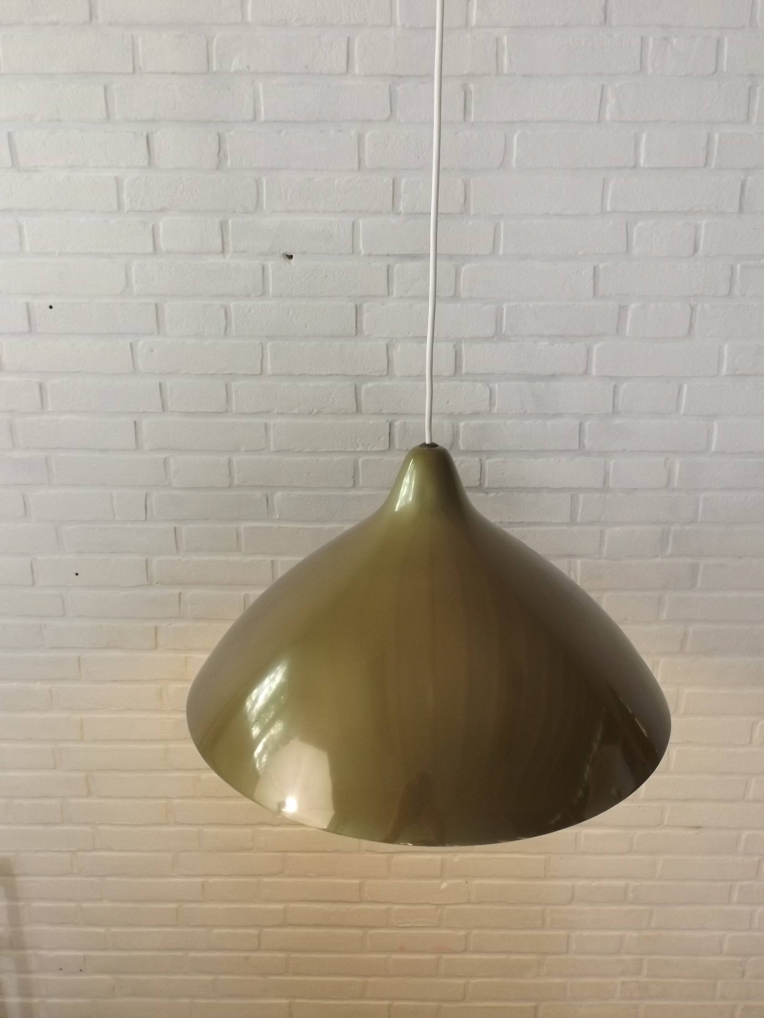 Suspension "Pape" by Lisa Johansson