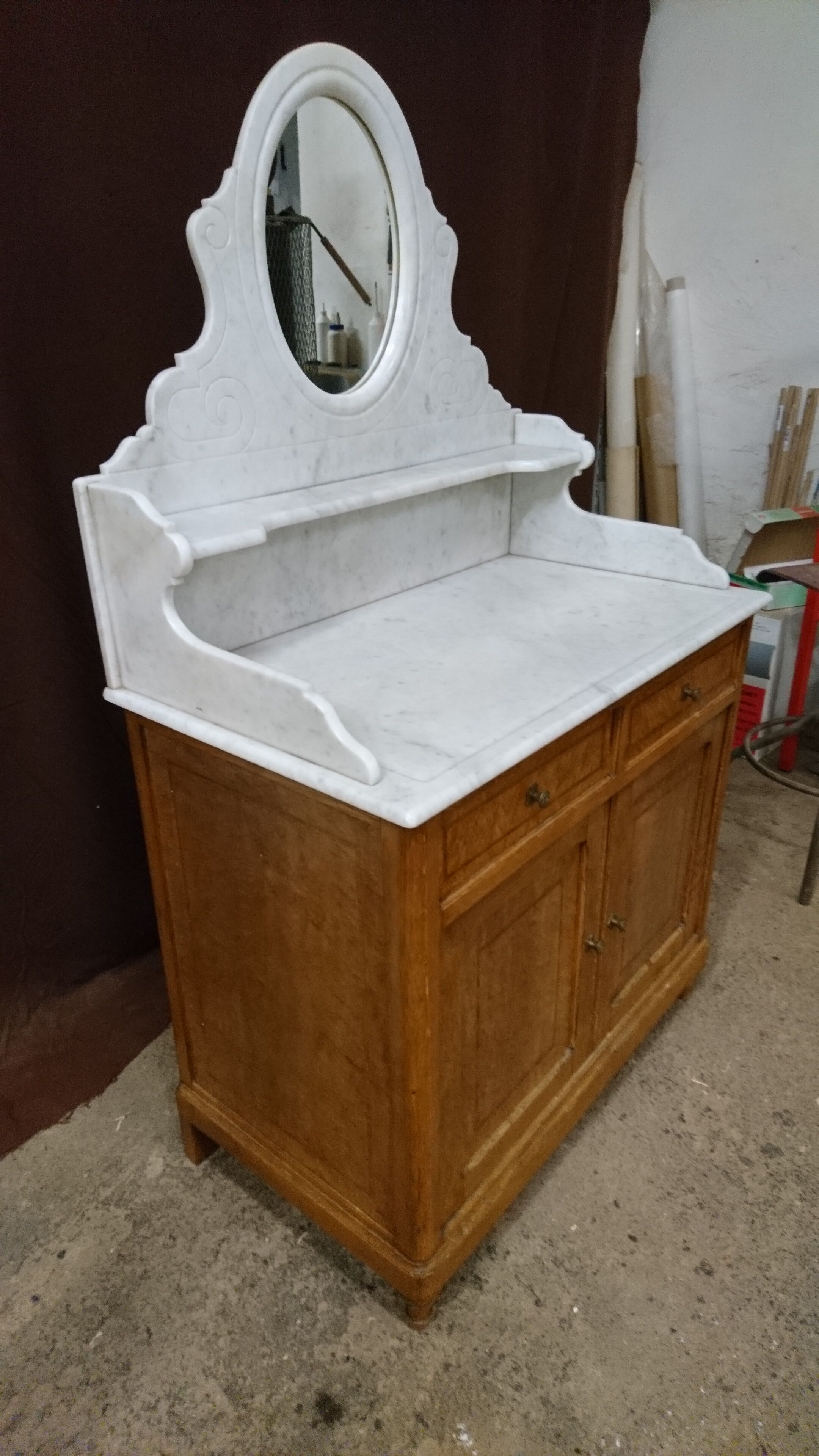 Toilet table hairdresser