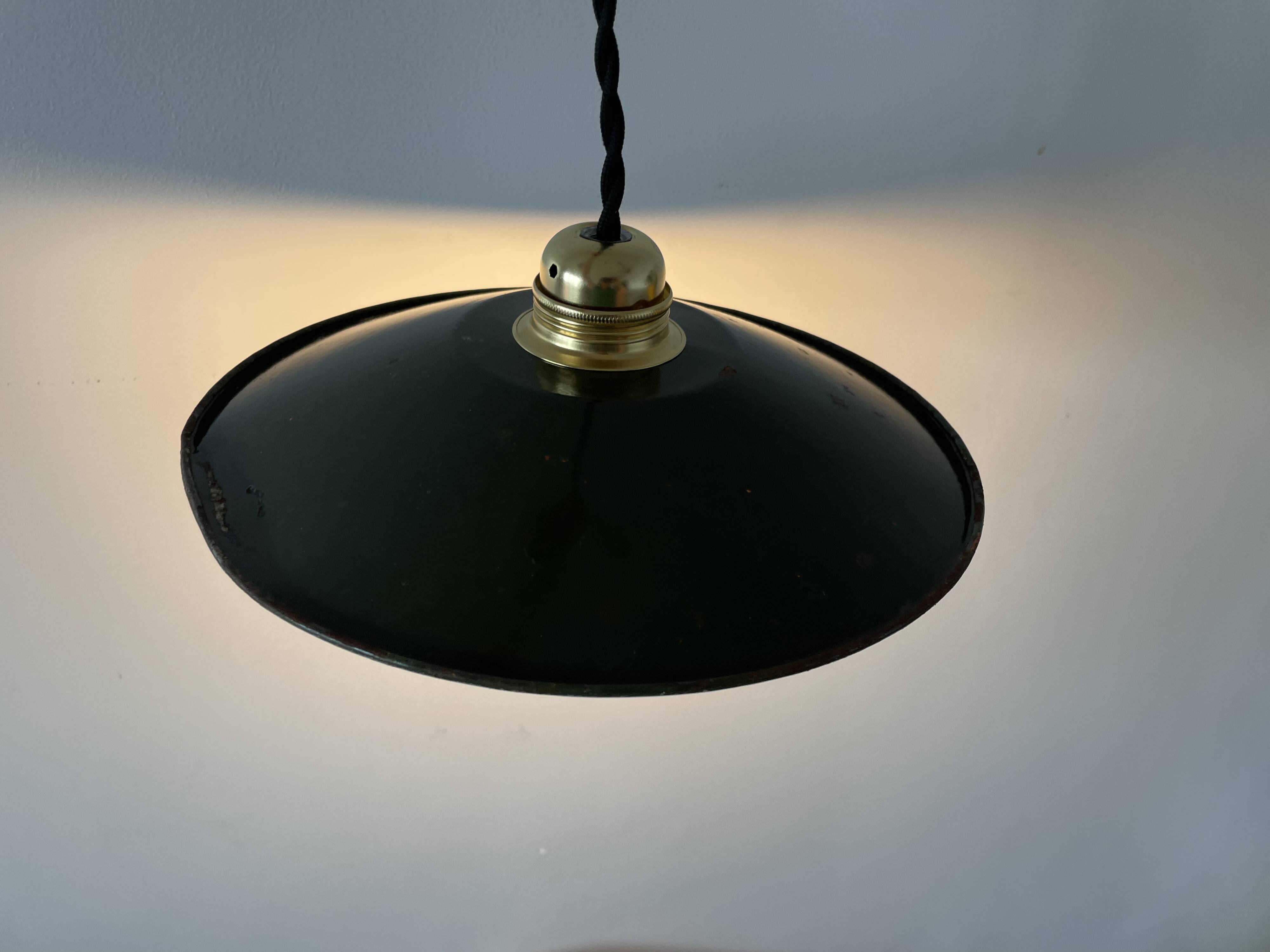 Suspension in old enameled sheet metal (x2)