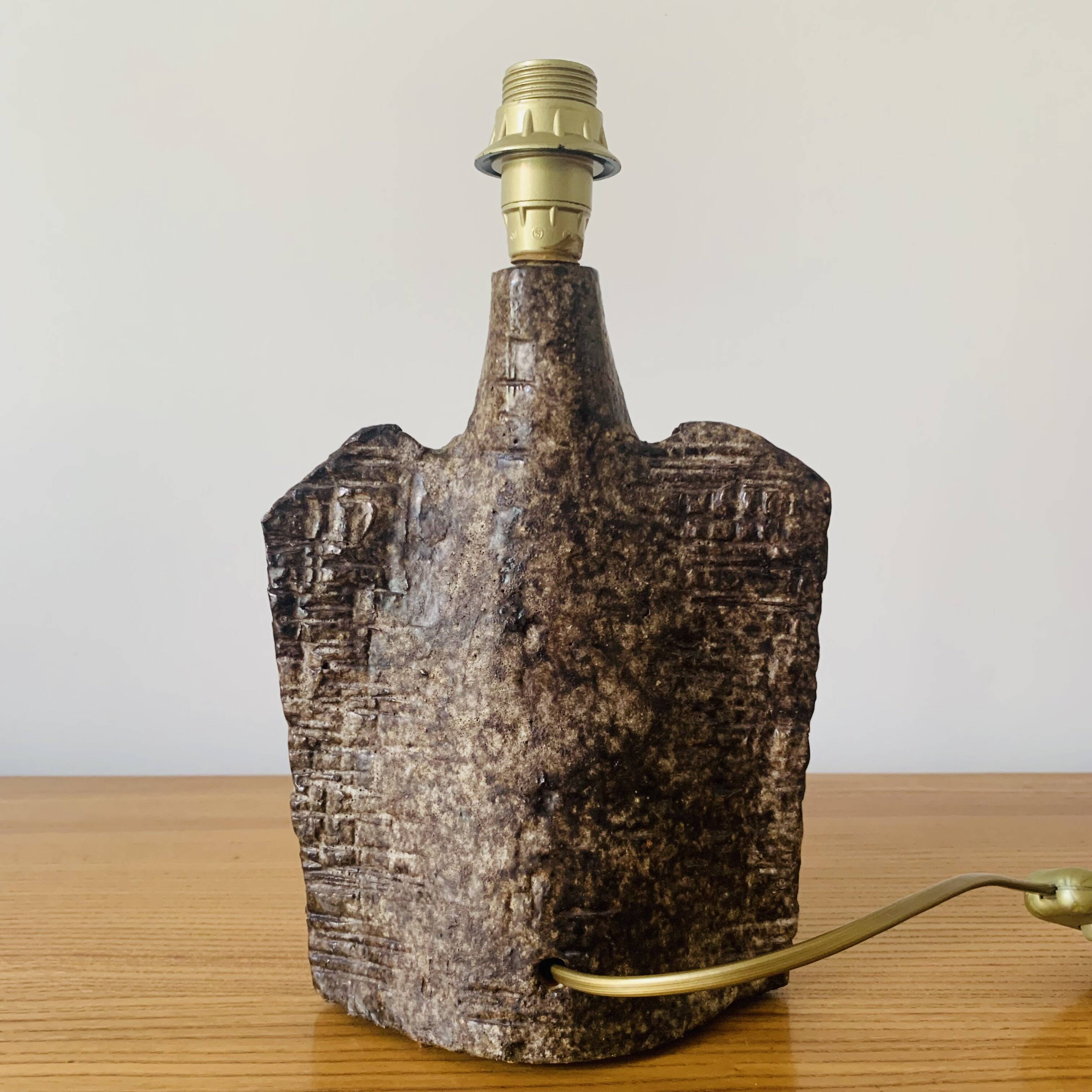 Sandstone lamp in the shape of a woman's bust