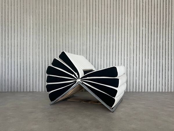 Chaise ''Libro'' originale par Gruppo DAM pour Busnelli