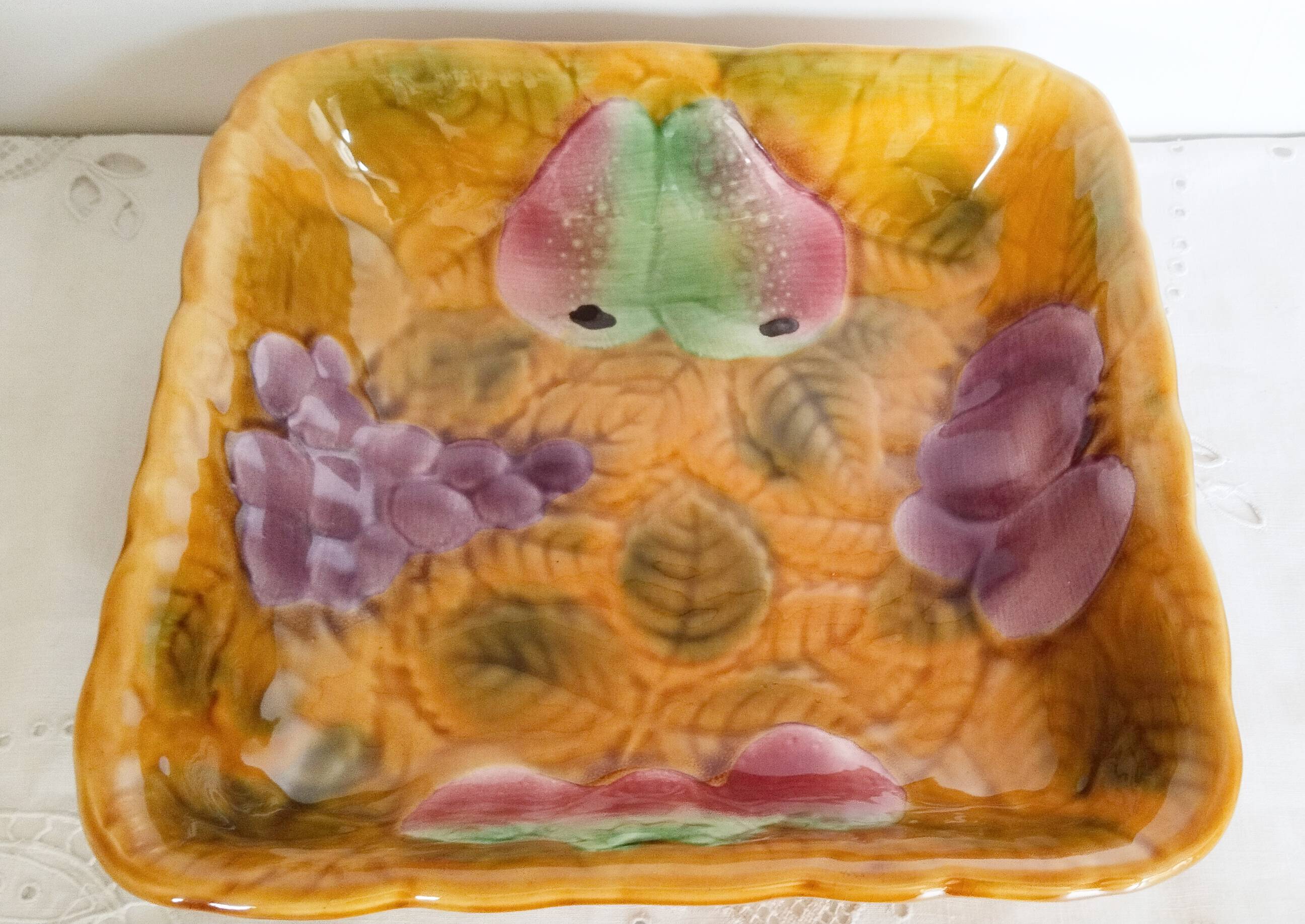 Fruit dish in slip, Sarreguemines earthenware