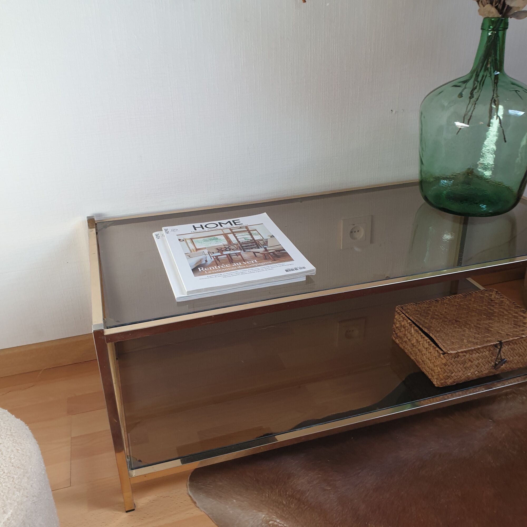 Table basse vintage dorée et verre fumé Rochebobois années 80