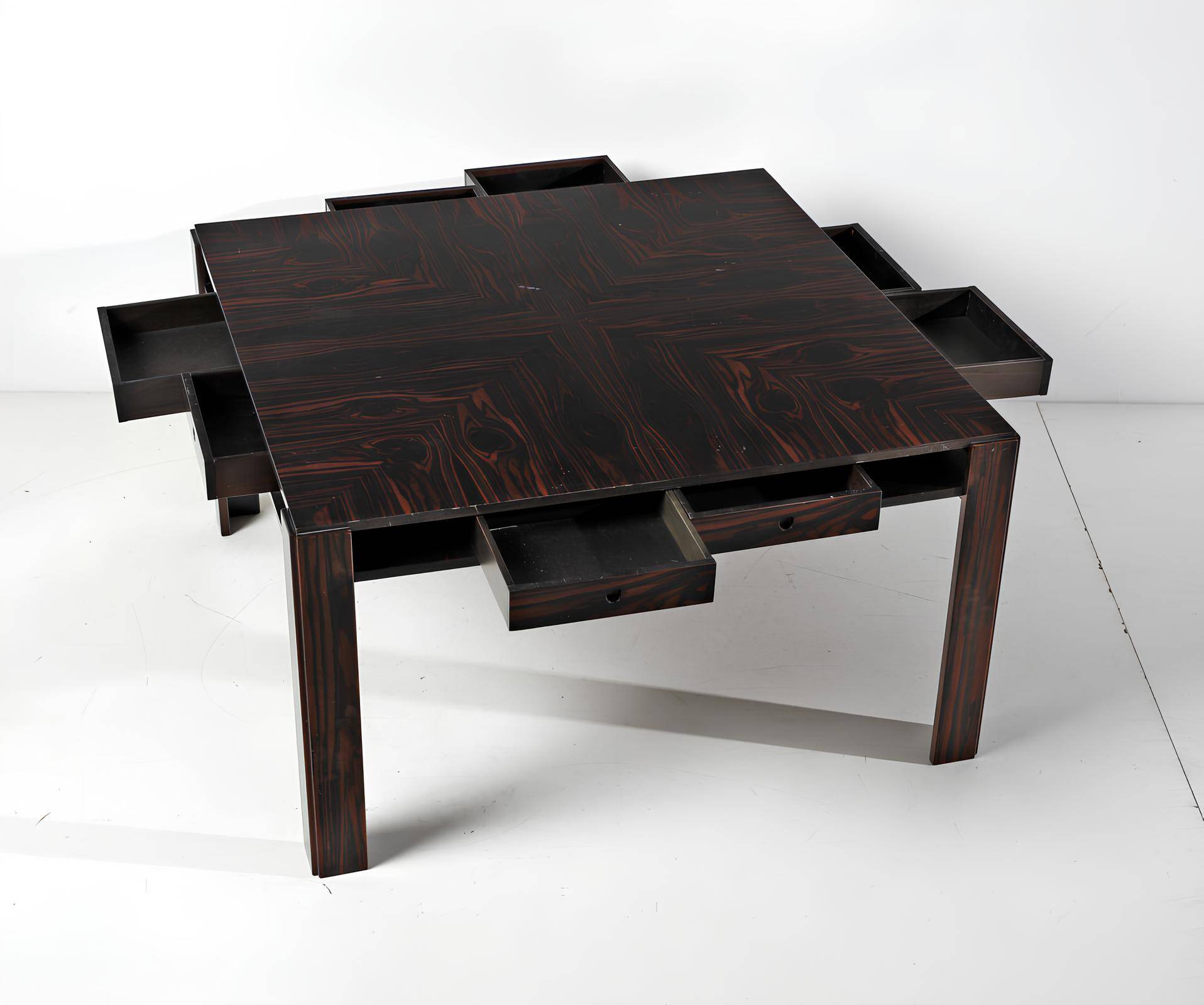 Table attribuée à Gianfranco Frattini en ébène Massacar Italie 1970