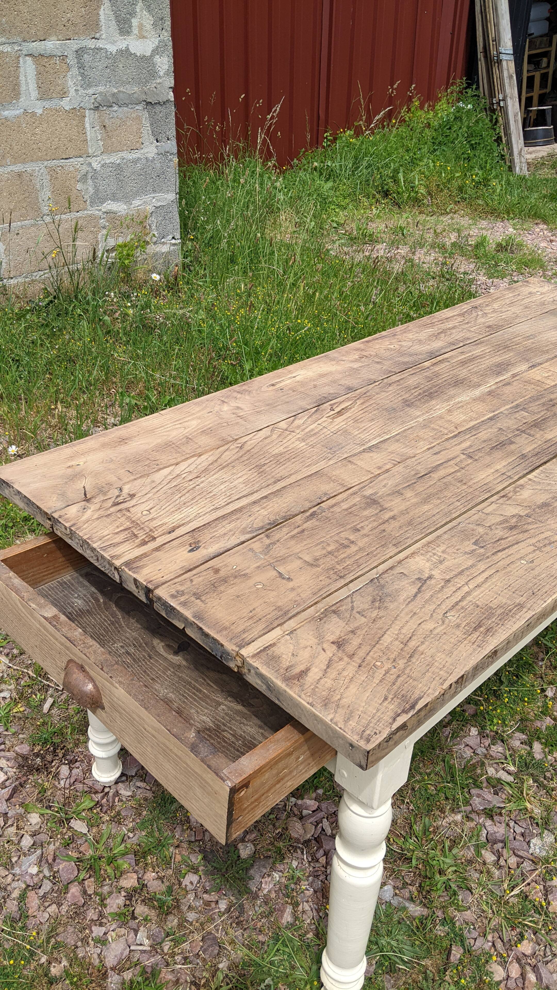 Farmhouse table with drawer