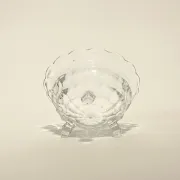 Bonbonnière tripode en verre ciselé