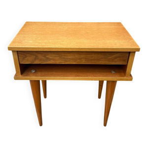 Chevet pieds fuseaux