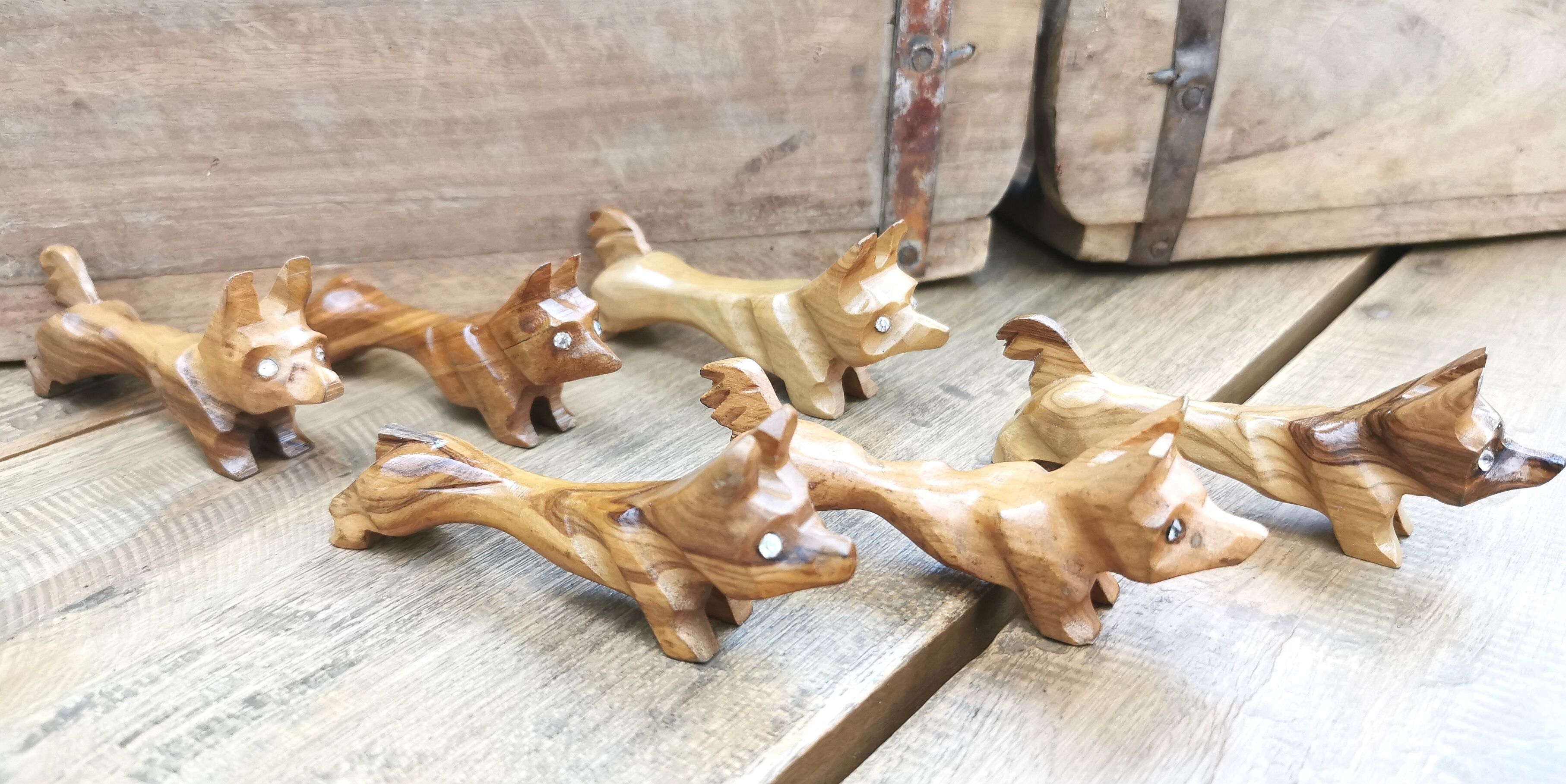 Set de 6 porte couteaux chien en bois
