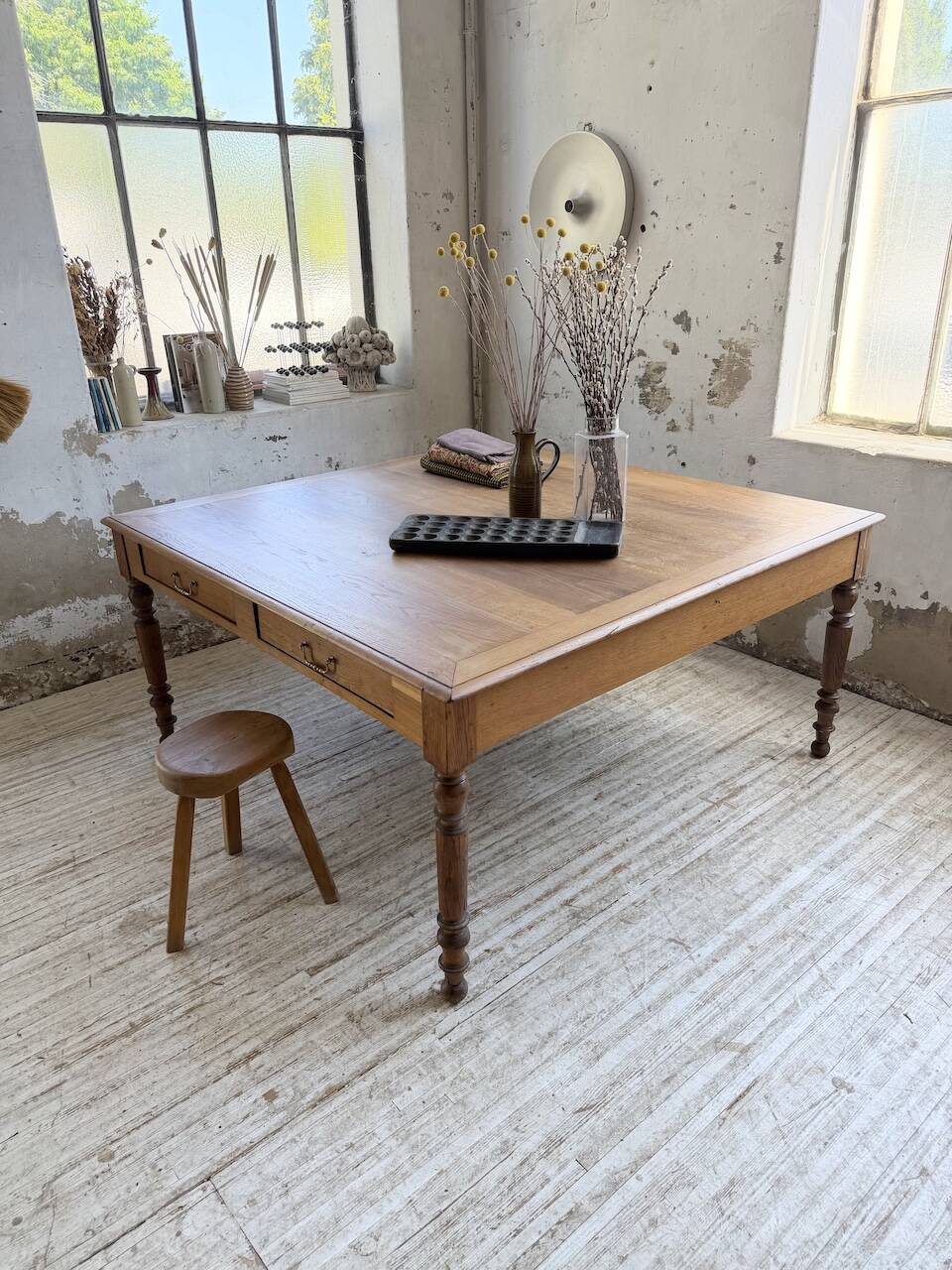 Grande table de ferme XL chêne « carrée » conférence 1950