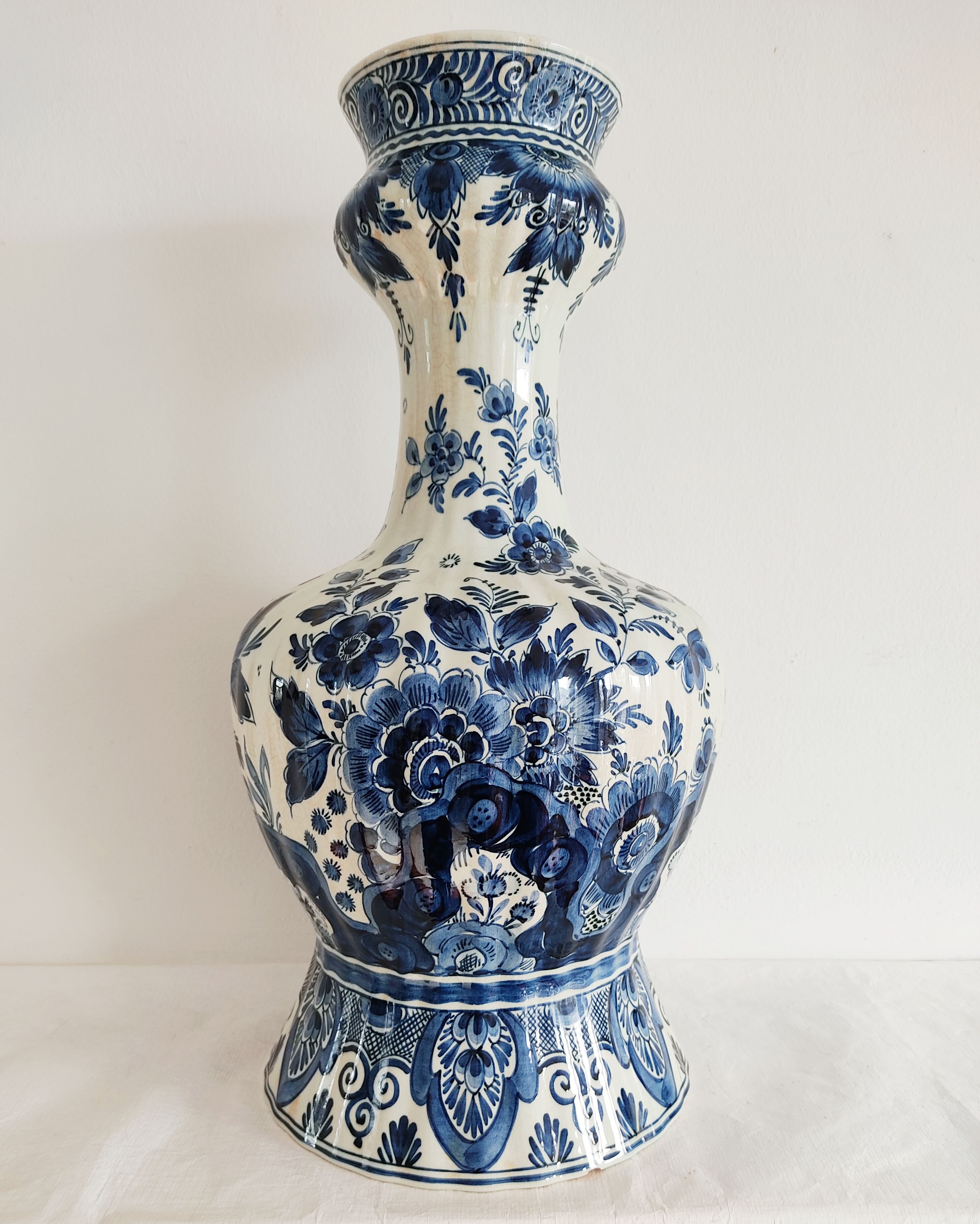 45 cm Delft vase