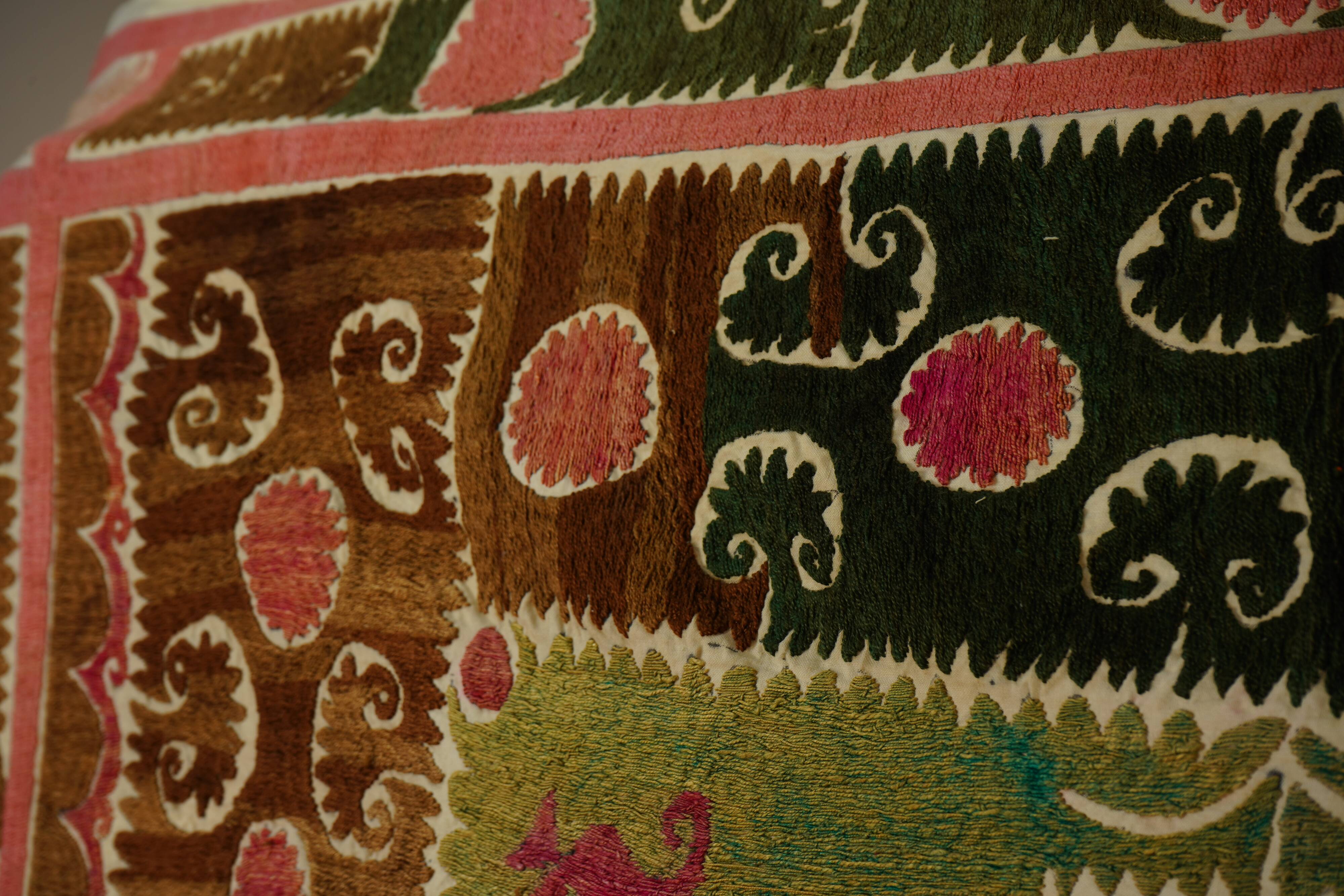 Tapis turc vintage noué à la main 117x139 cm