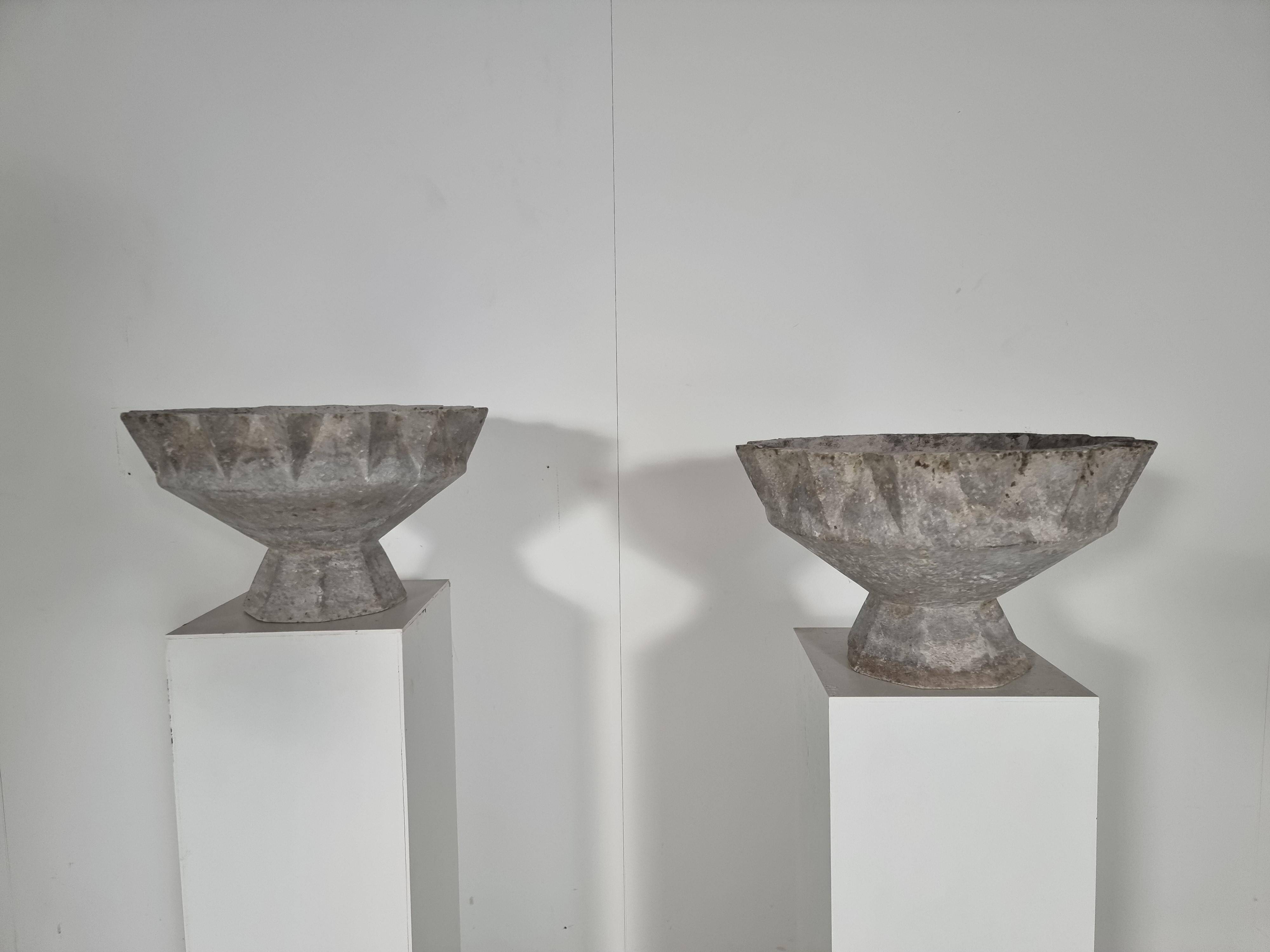 Set of 2 chalice-shaped planters by Willy Guhl, 1970.