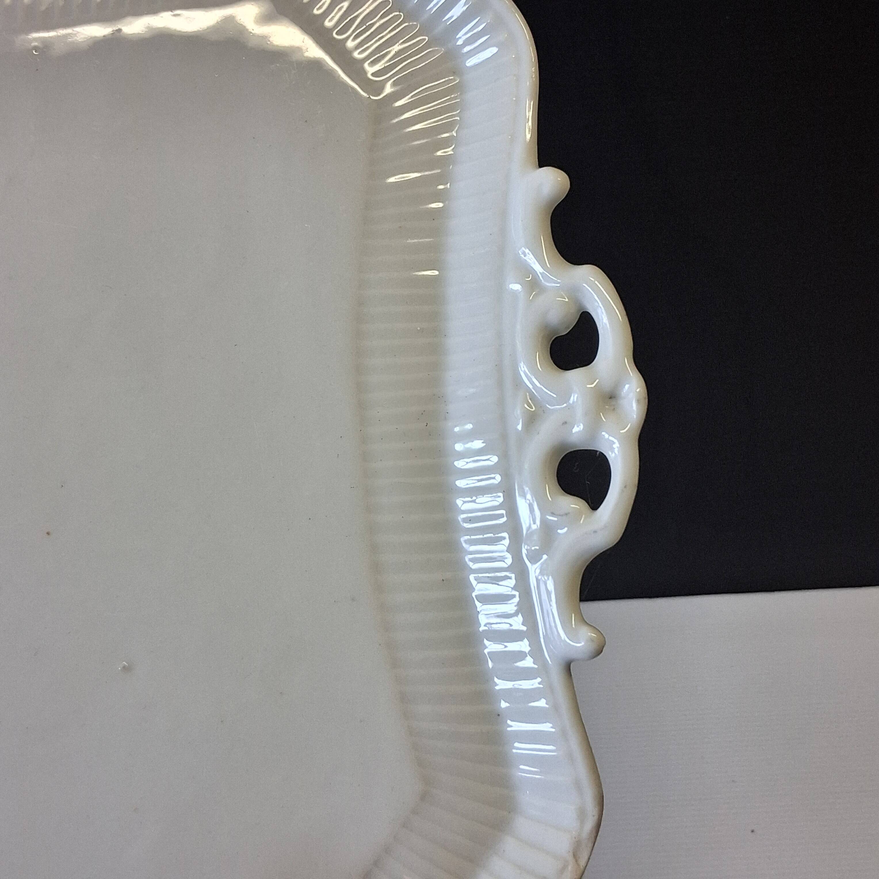 Very nice old white porcelain dish from Mehun in good condition.