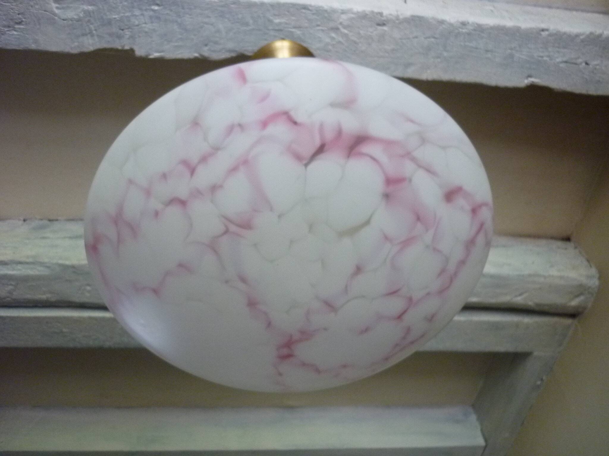 Marbled opalescent art deco pendant light Ø 35 cm