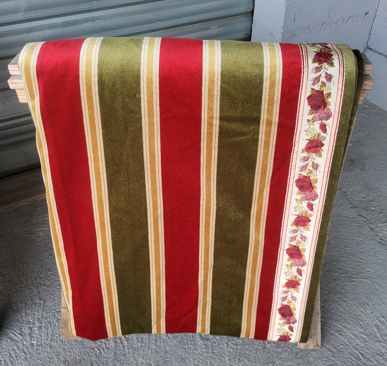 Ensemble banquette, 2 coussins et 2 rideaux Art Déco