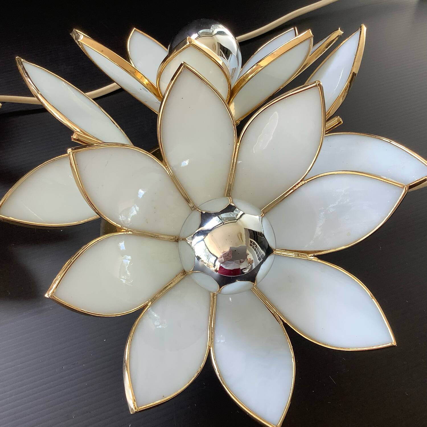 Pair of Hollywood Regency flower sconces in white glass and brass. Italy