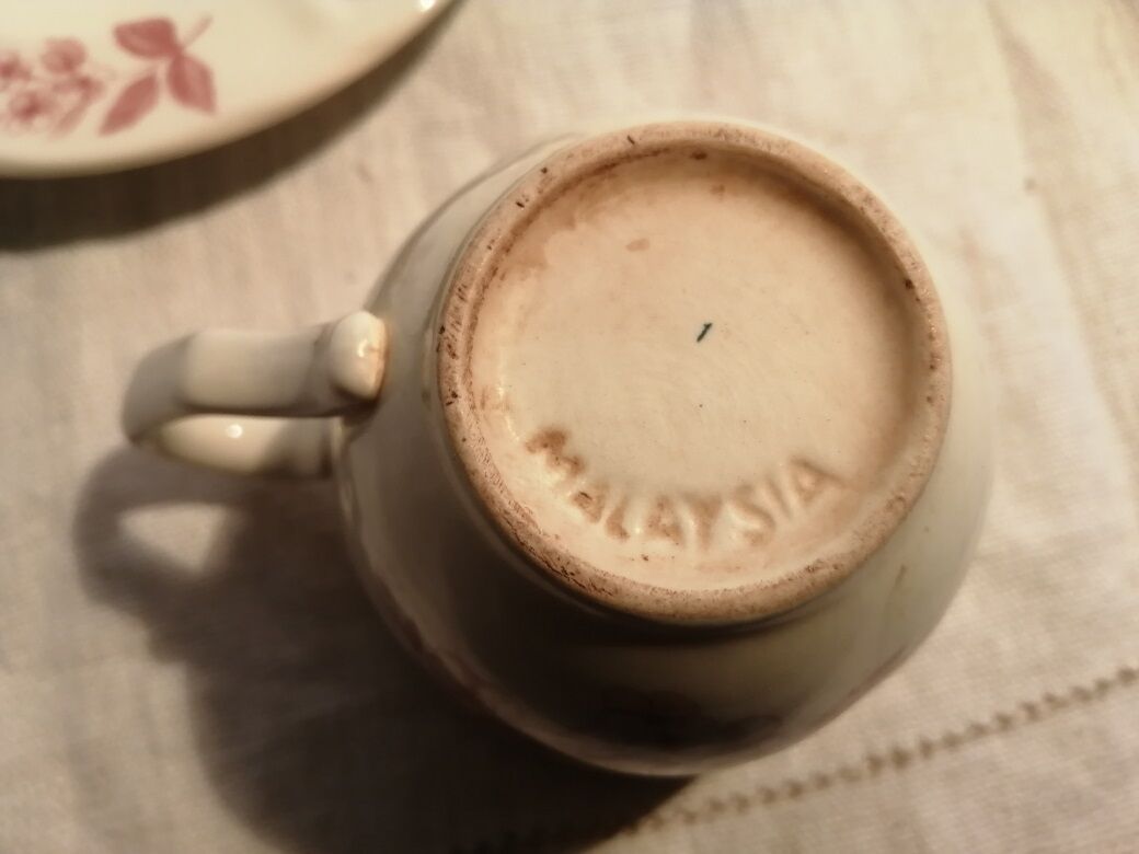 cups and saucers porcelain Claytan Malaysia pink pink