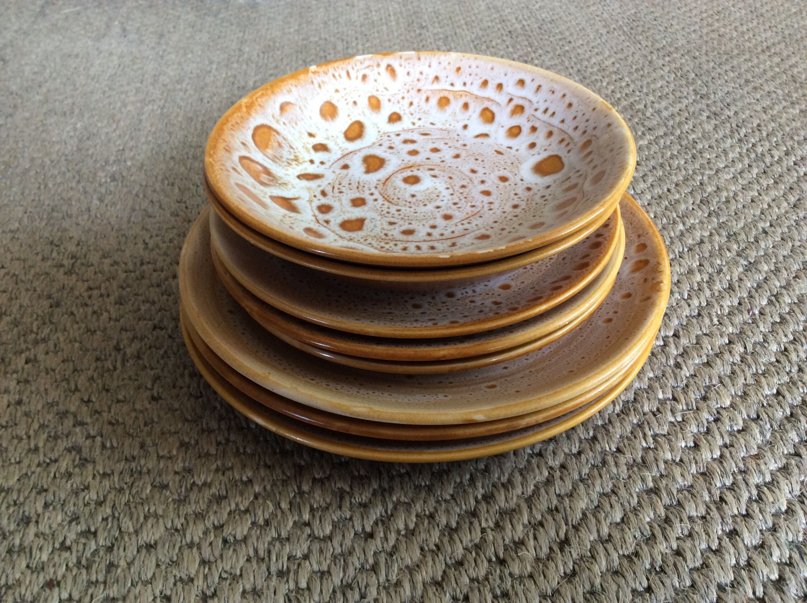 Set of 8 plates