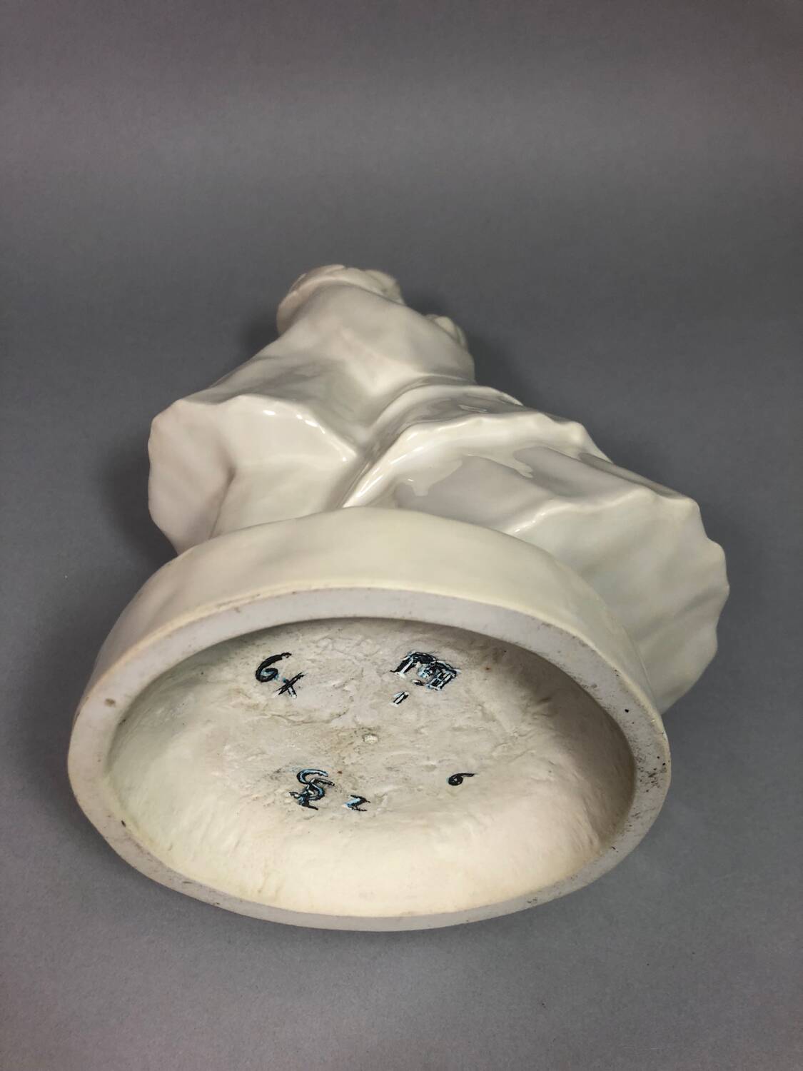 THE KISS by Edouard Marcel Sandoz in Haviland Limoges porcelain