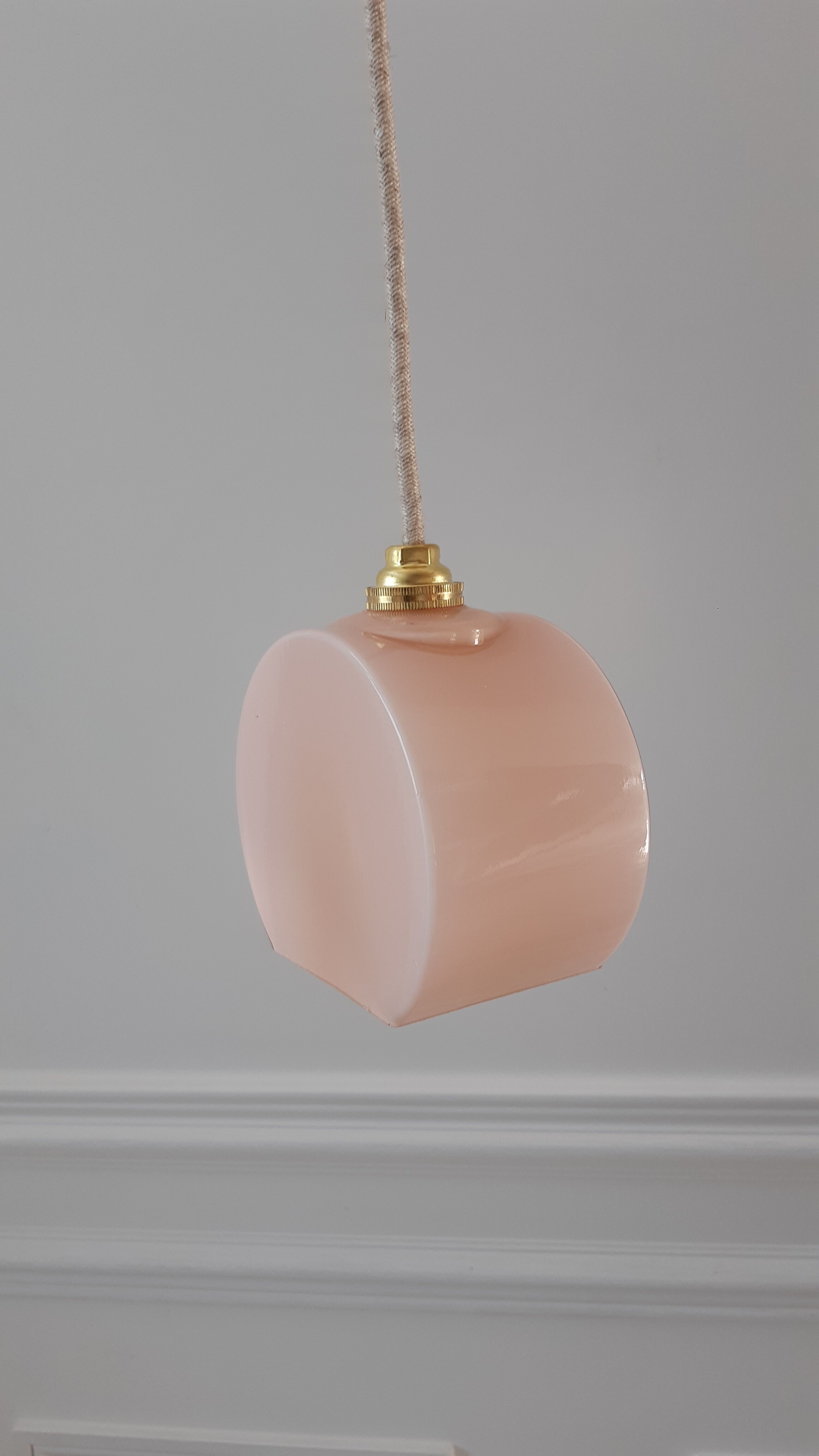 Suspension in powder pink opaline art deco 30s-40s