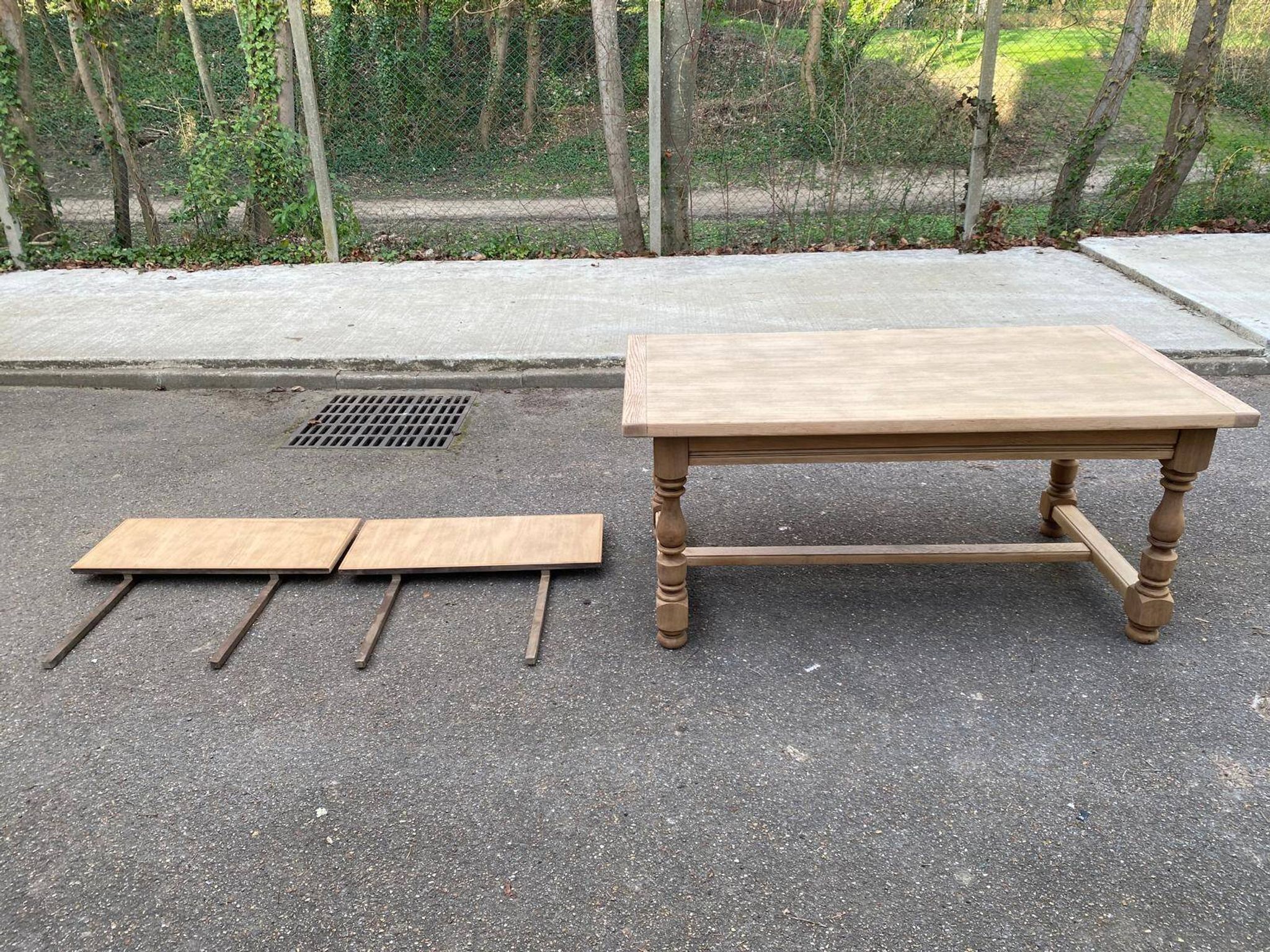 Renovated extendable farmhouse dining table in oak, 20th century, 170-250cm.