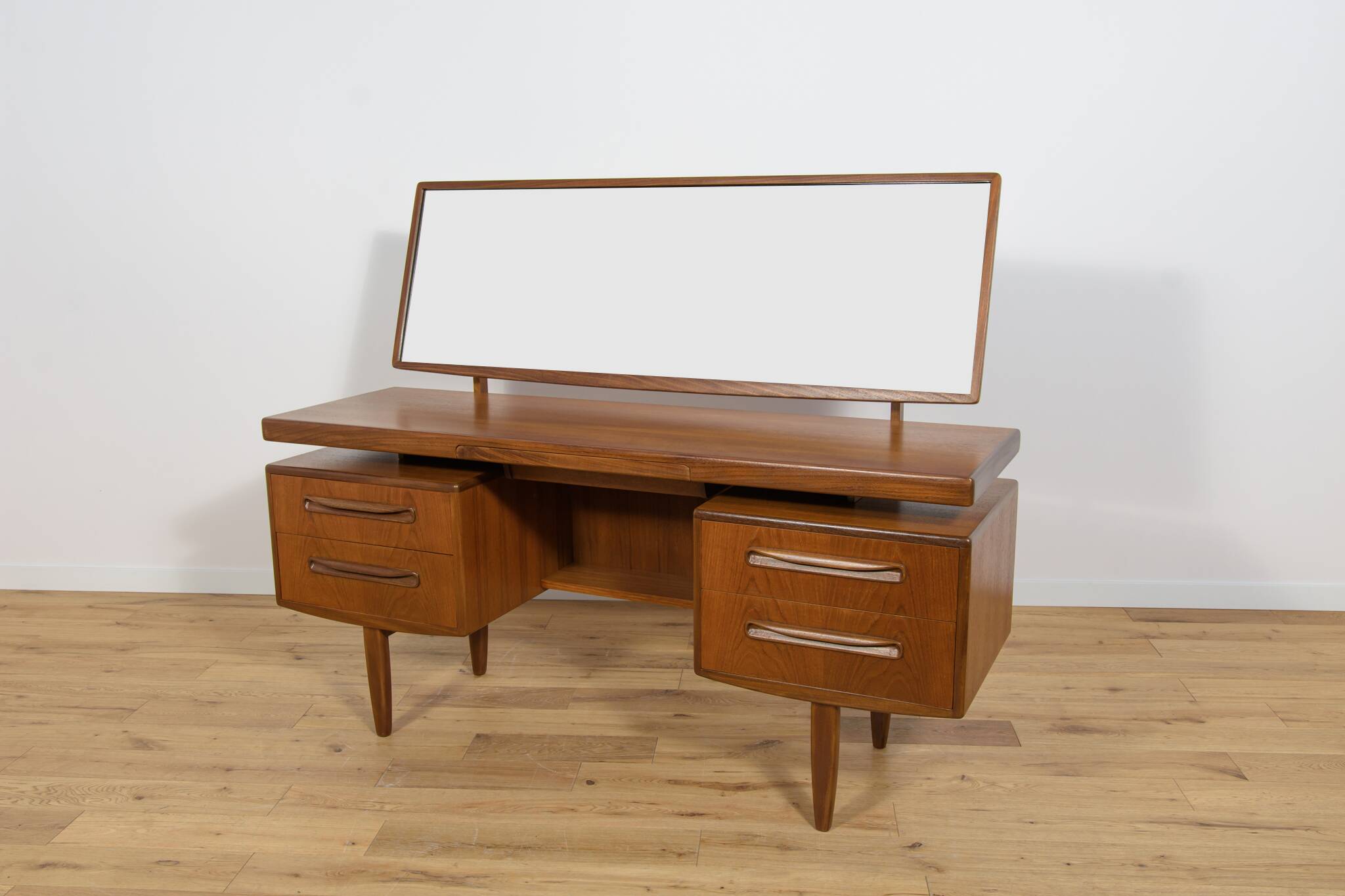 Mid-Century Dressing Table by Victor Wilkins for G-Plan, 1960s