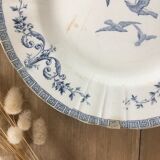 Lot 5 mismatched iron earth flat plates