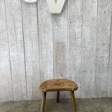 Tripod farm stool