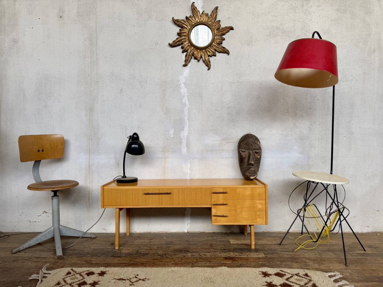 Vintage TV hi-fi unit / sideboard