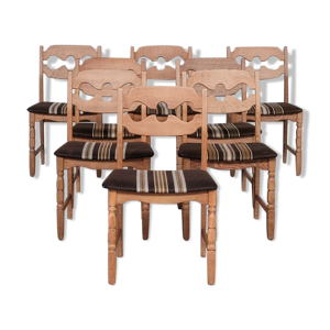 8 chaises de salle à