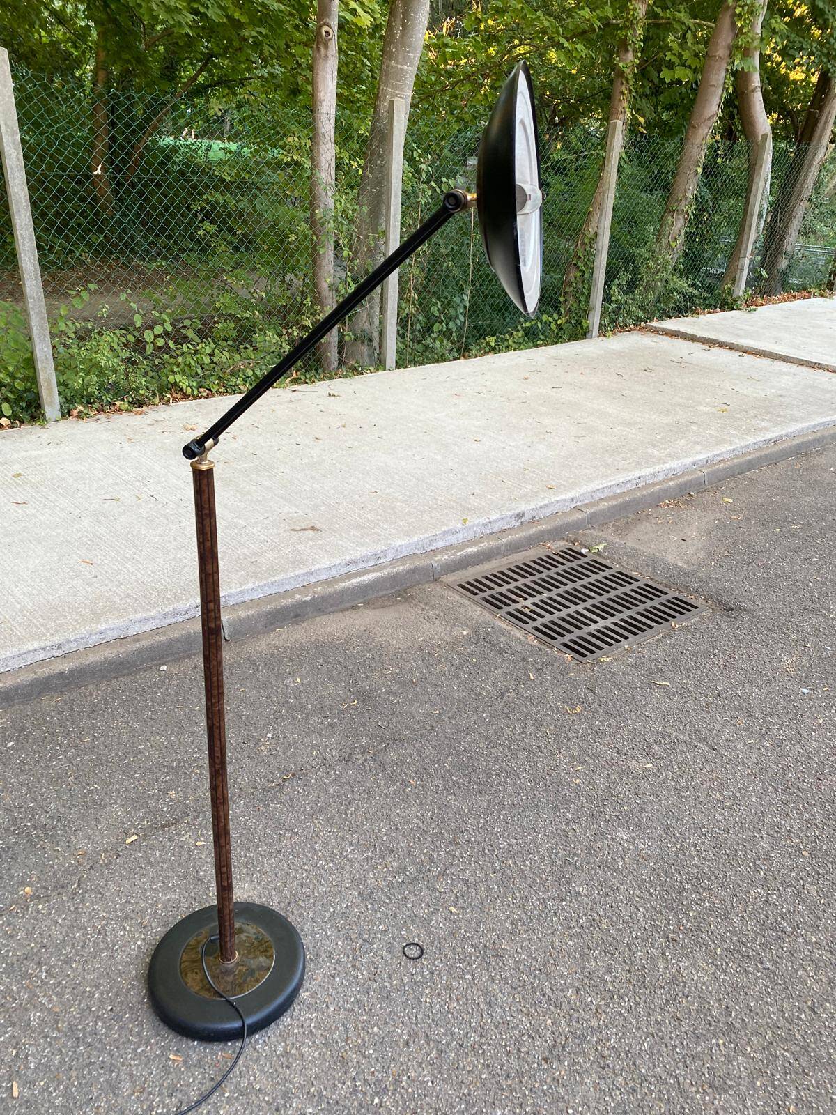 Vintage Italian floor lamp Zid (1996) in Loup & Brass finish with dimmer.