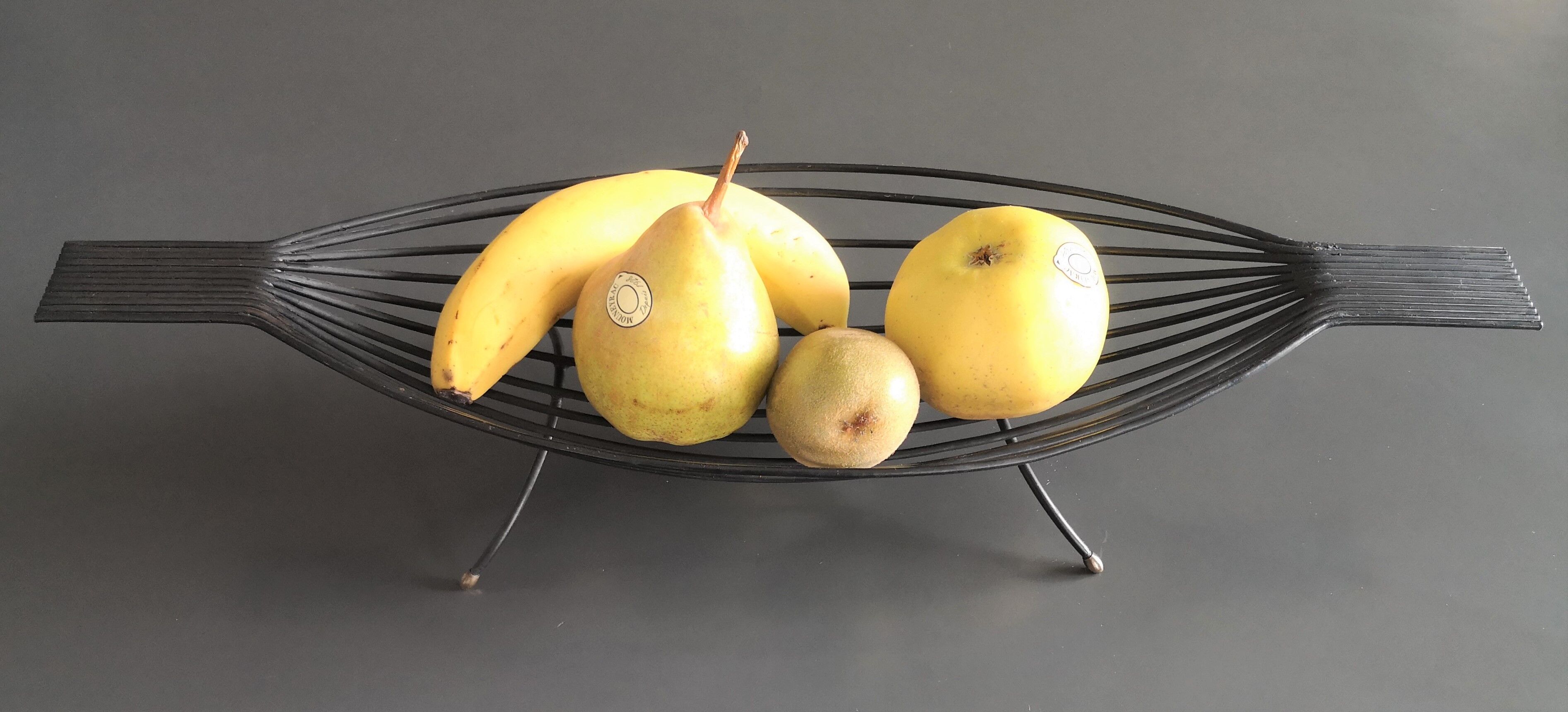 Vintage wire fruit basket 1950