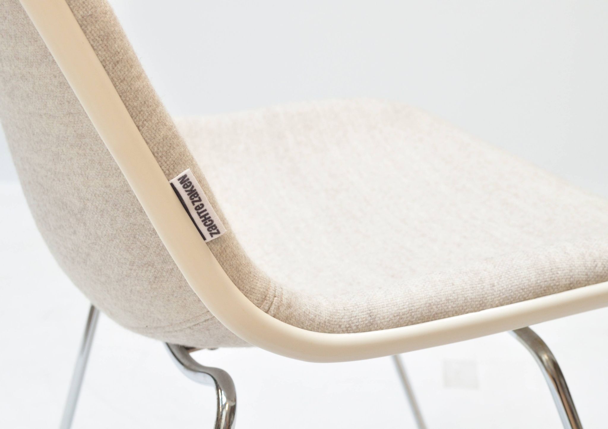 Set of 4 Spirit dining chairs by Hajime Oonishi for Houtoku/Artifort, 1970s.