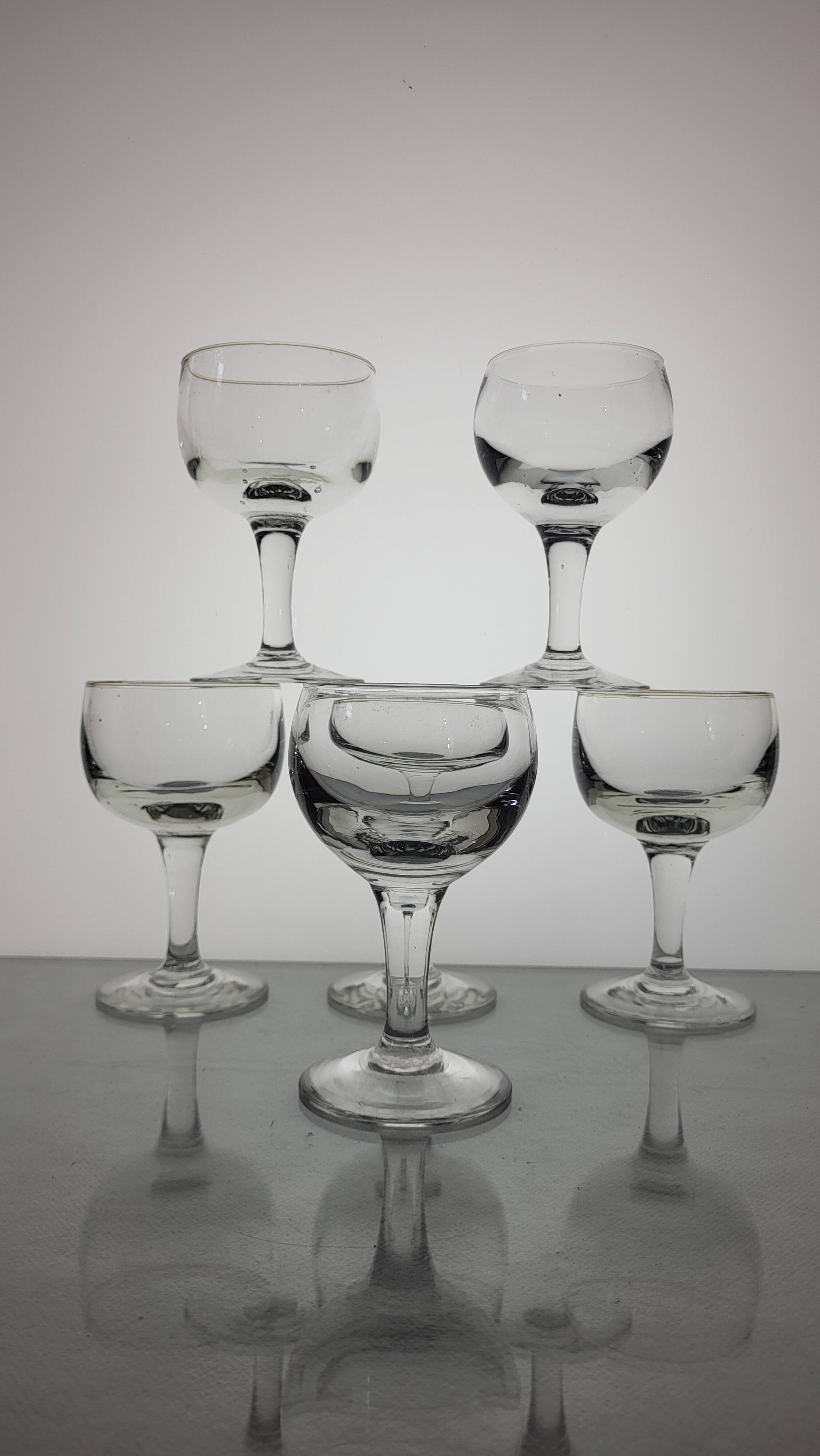 6 bistro wine glasses