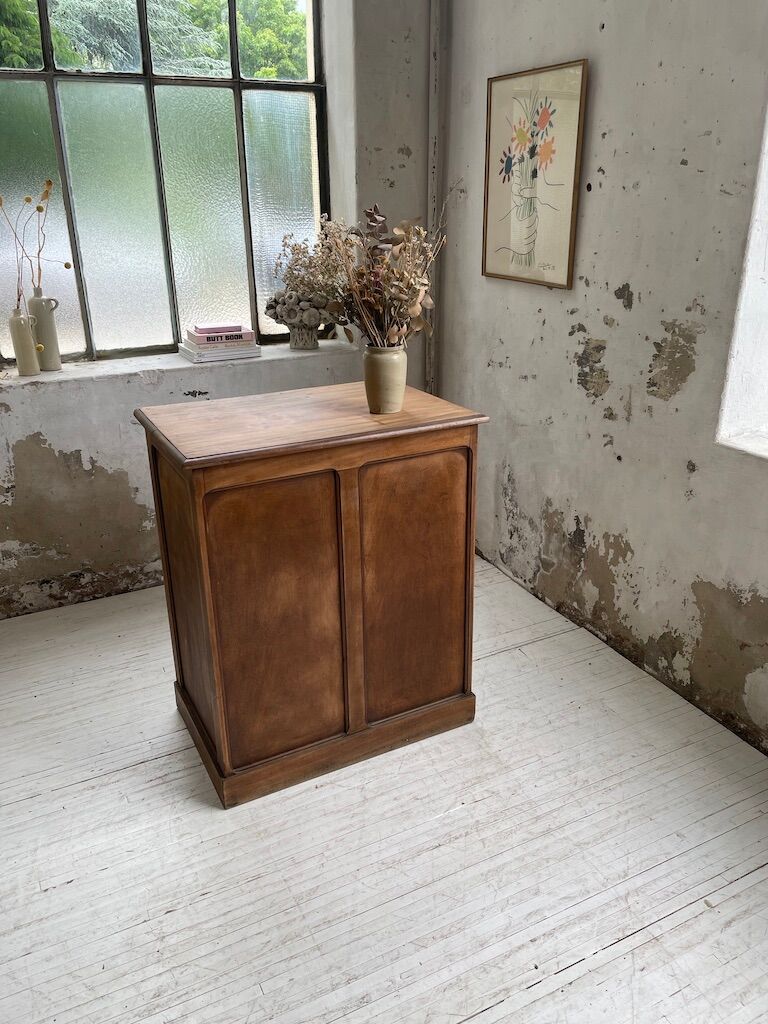 Oak trading post in early XXth century