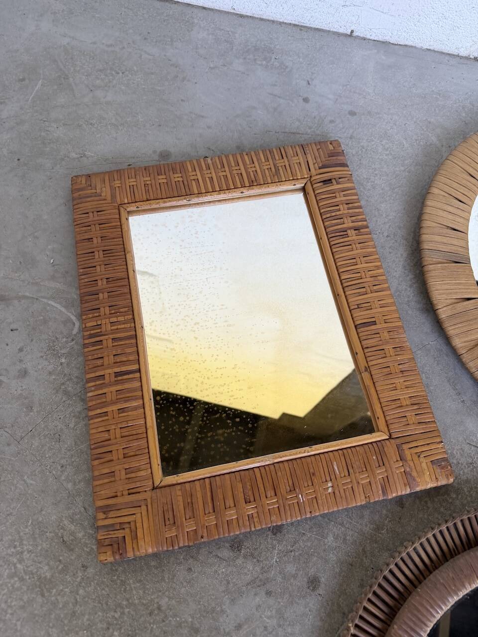 Trio de miroirs osier tressée années 50